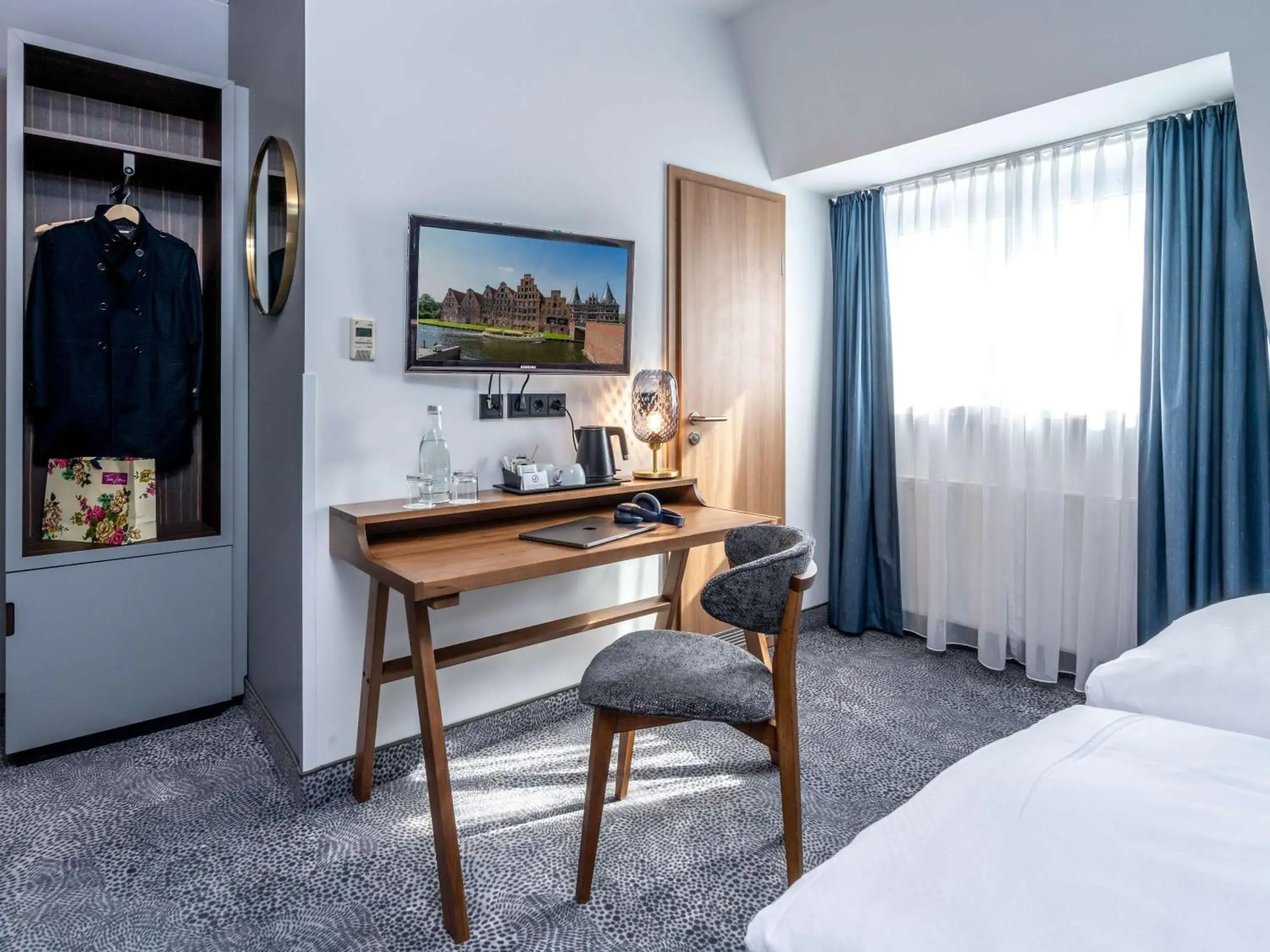 Standard Double Room in Mercure Hotel Luebeck City Center Standard Double Room in Mercure Hotel Luebeck City Center