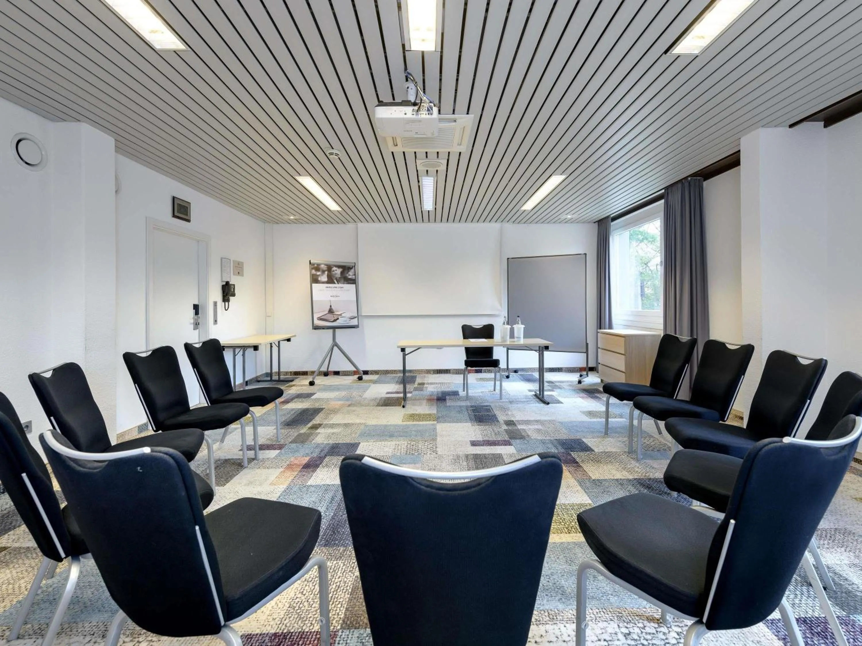 Meeting/conference room in Mercure Hotel Köln West