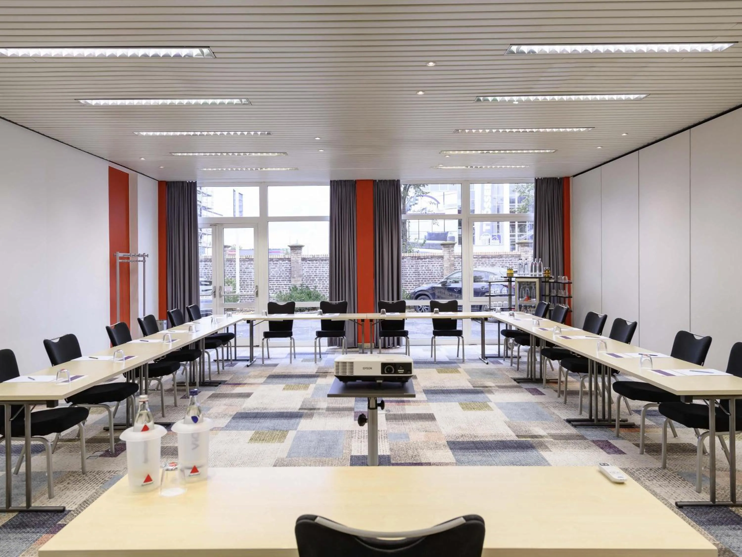 Meeting/conference room in Mercure Hotel Köln West