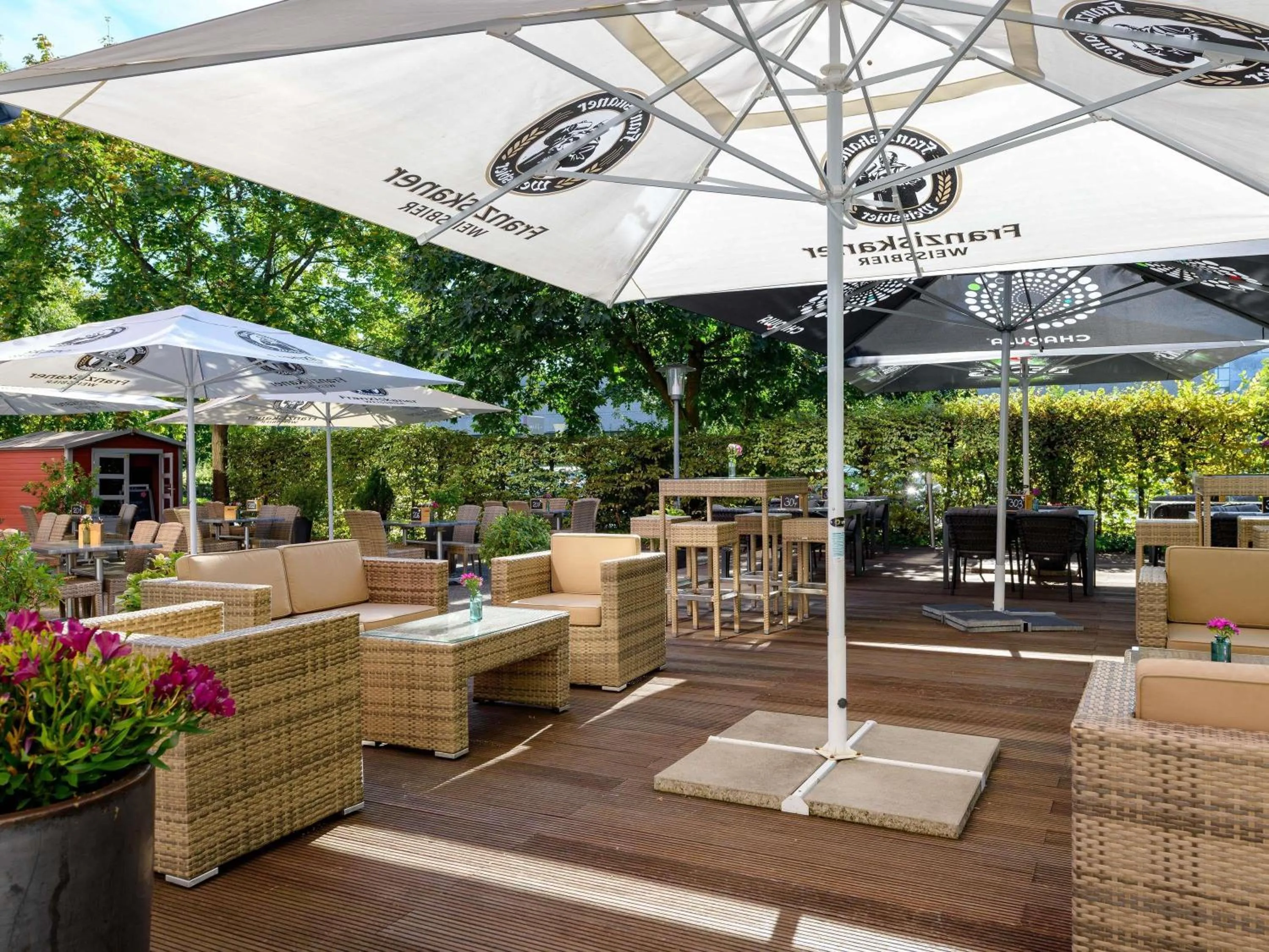 Restaurant/places to eat in Mercure Hotel Köln West