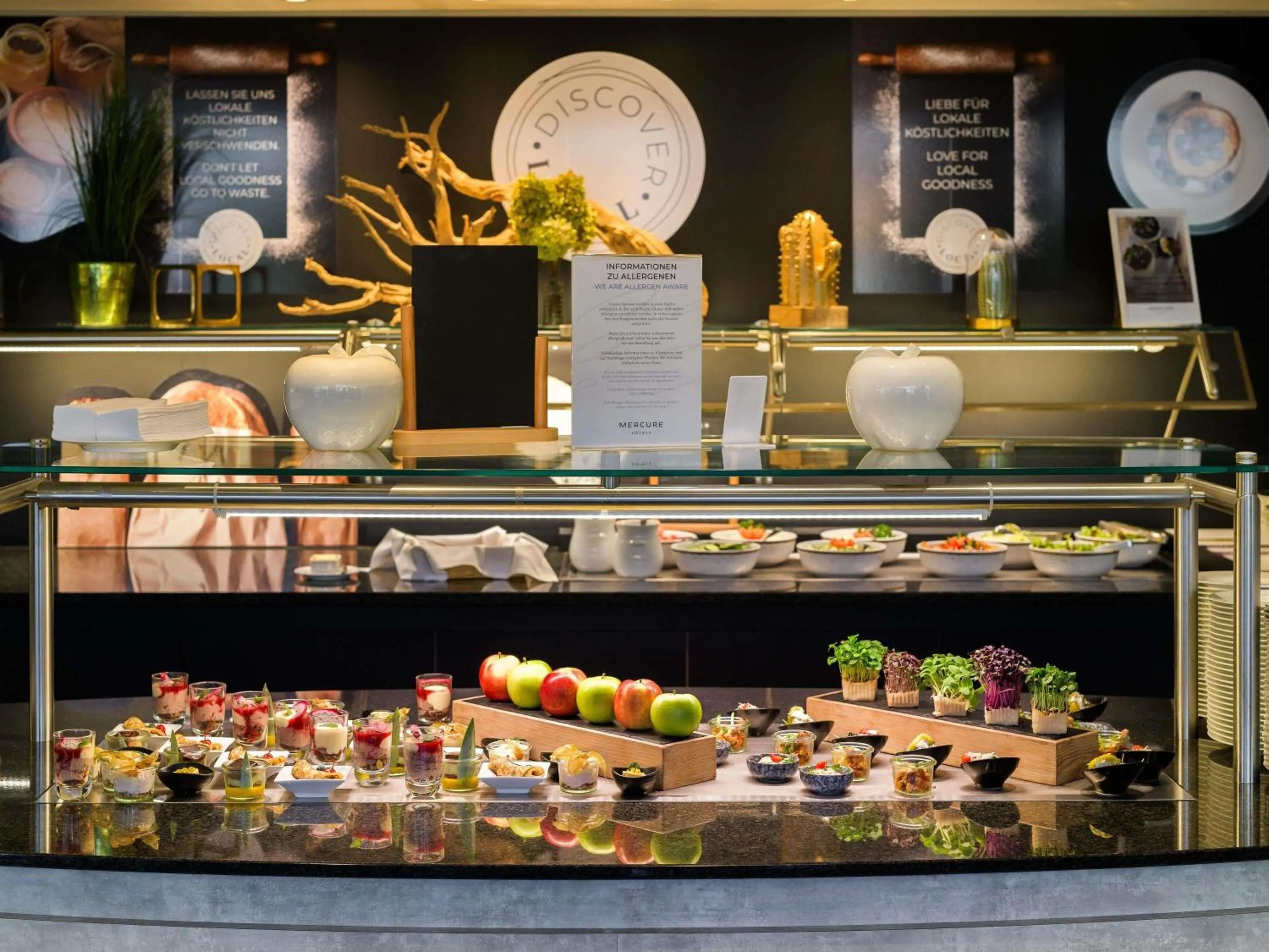 Restaurant/places to eat in Mercure Hotel Köln West