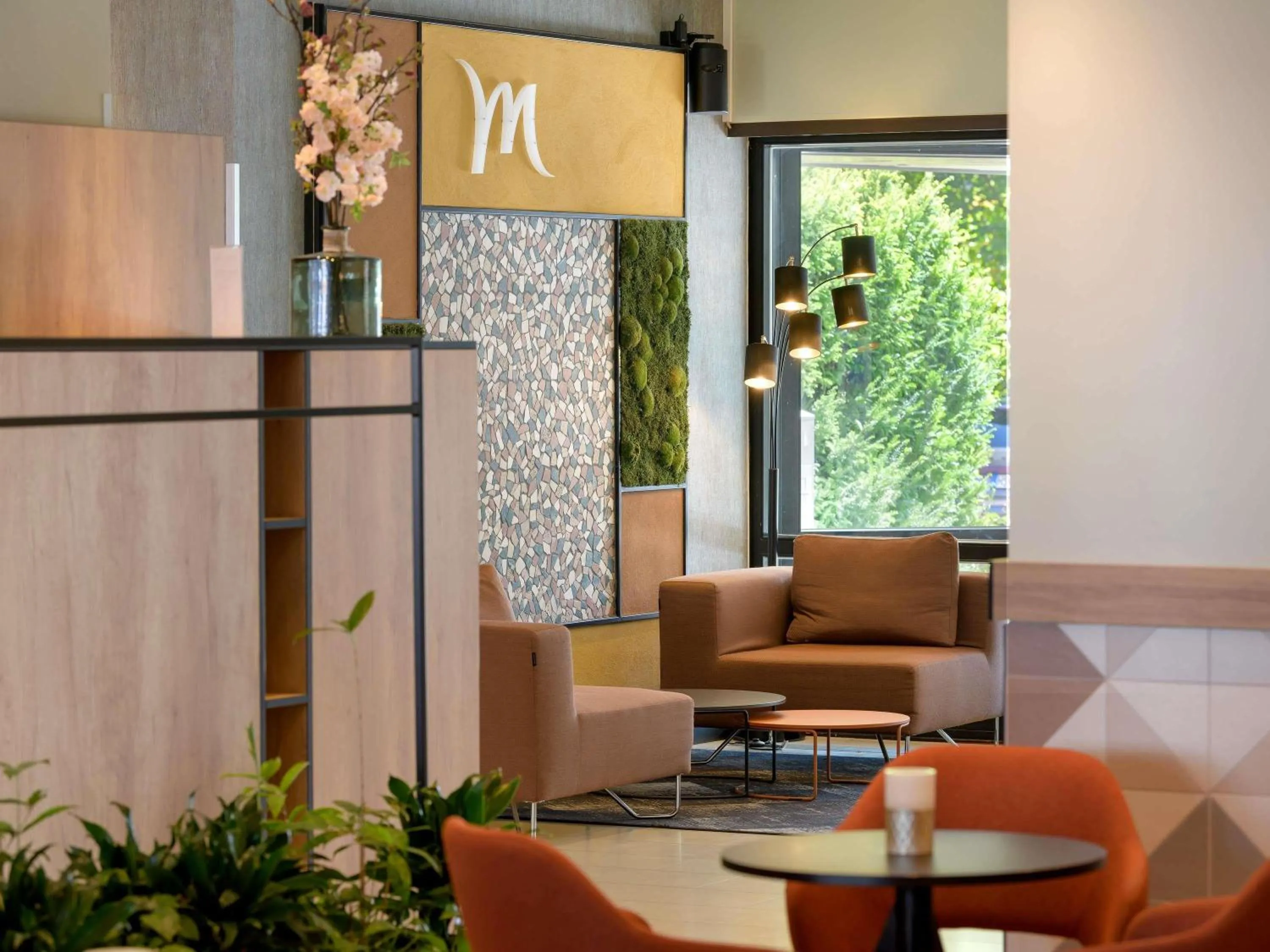 Lounge or bar in Mercure Hotel Köln West