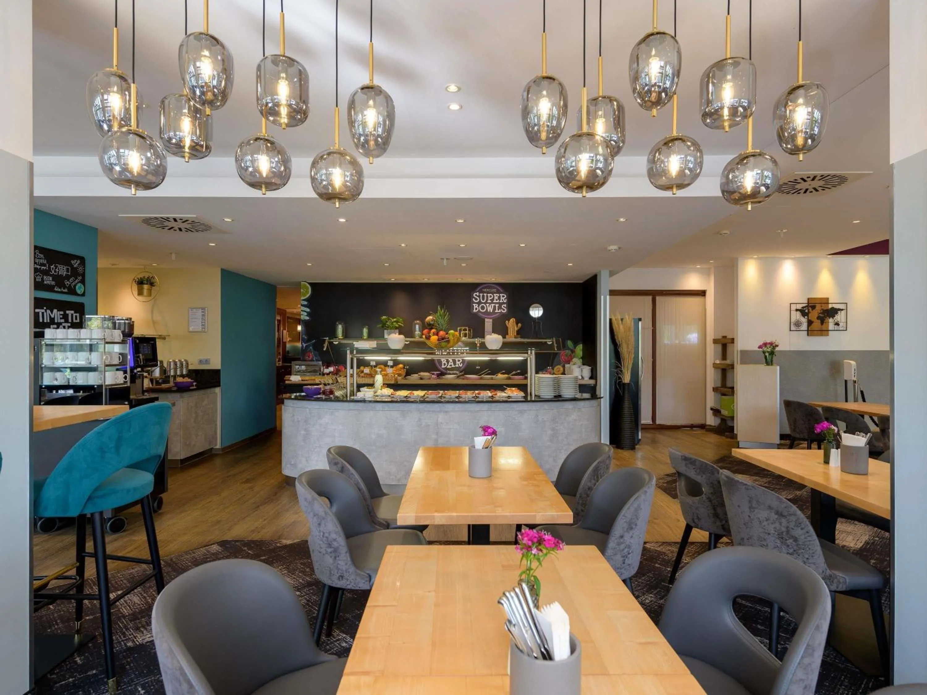 Restaurant/places to eat in Mercure Hotel Köln West