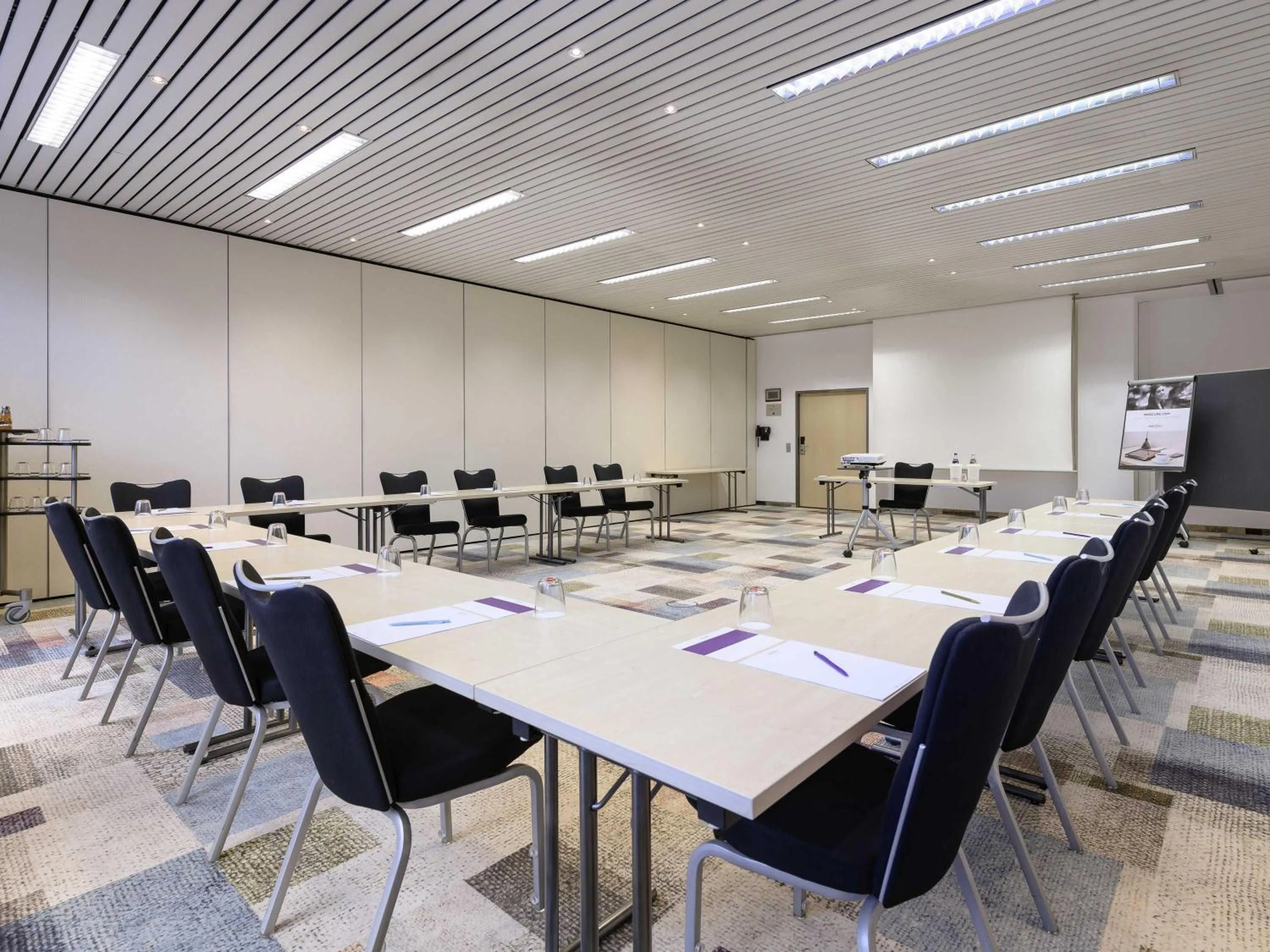 Meeting/conference room in Mercure Hotel Köln West