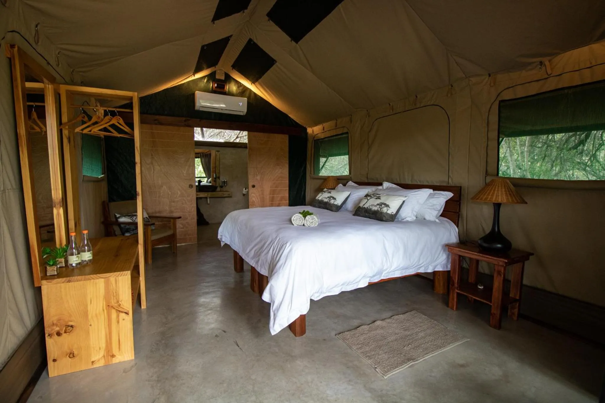 Bedroom, Bed in Little Africa Safari Lodge