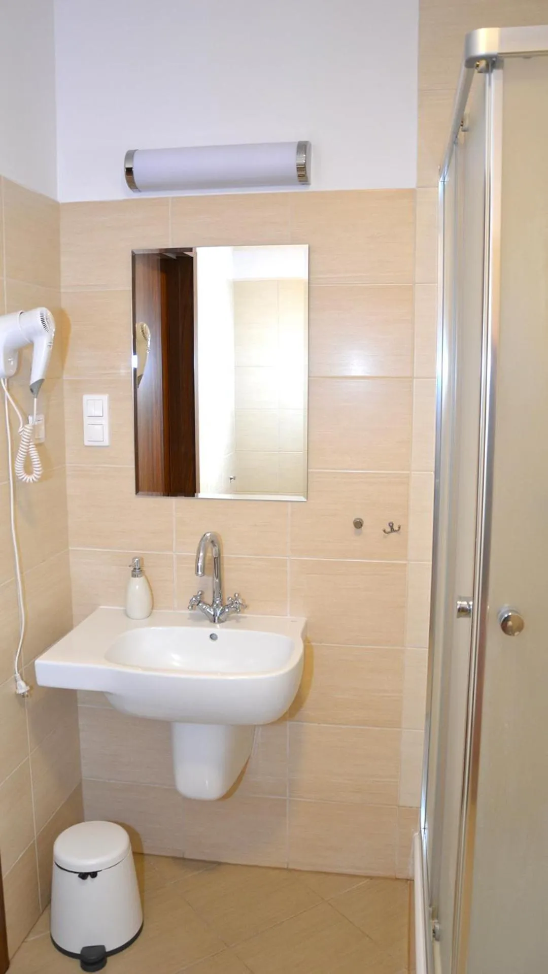 Toilet in Tawerna Kaper