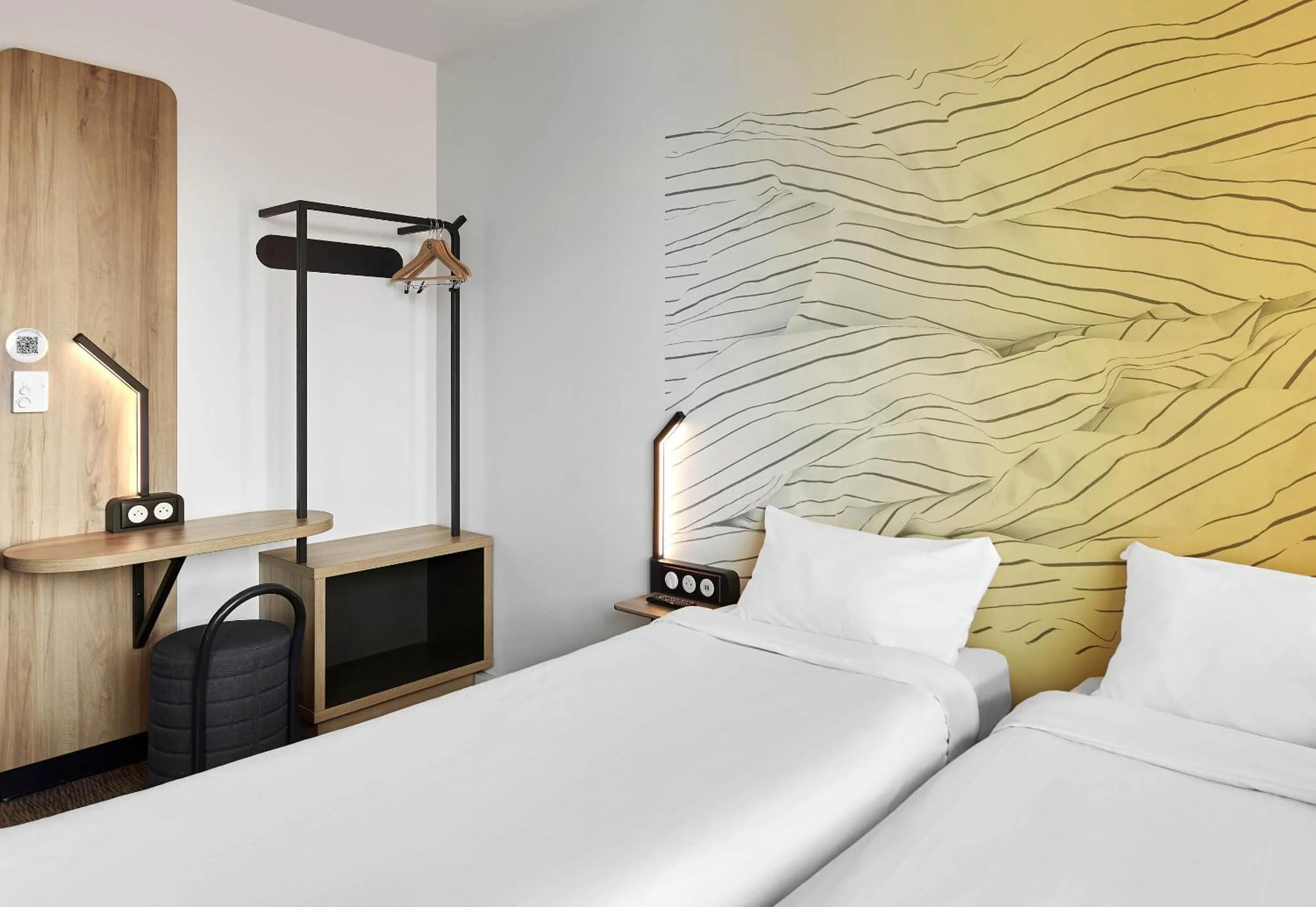 Bedroom, Bed in B&B HOTEL Saint-Denis Porte de Paris