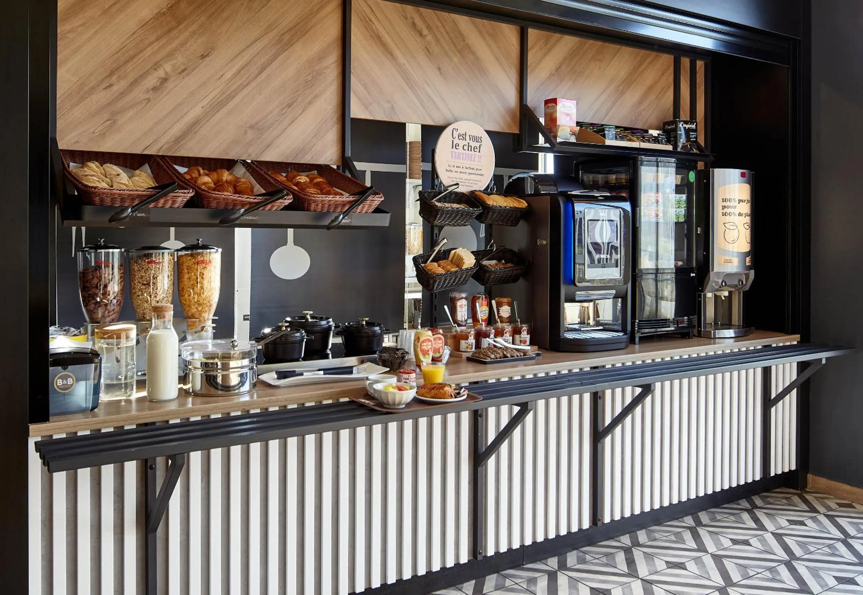 Buffet breakfast in B&B HOTEL Saint-Denis Porte de Paris