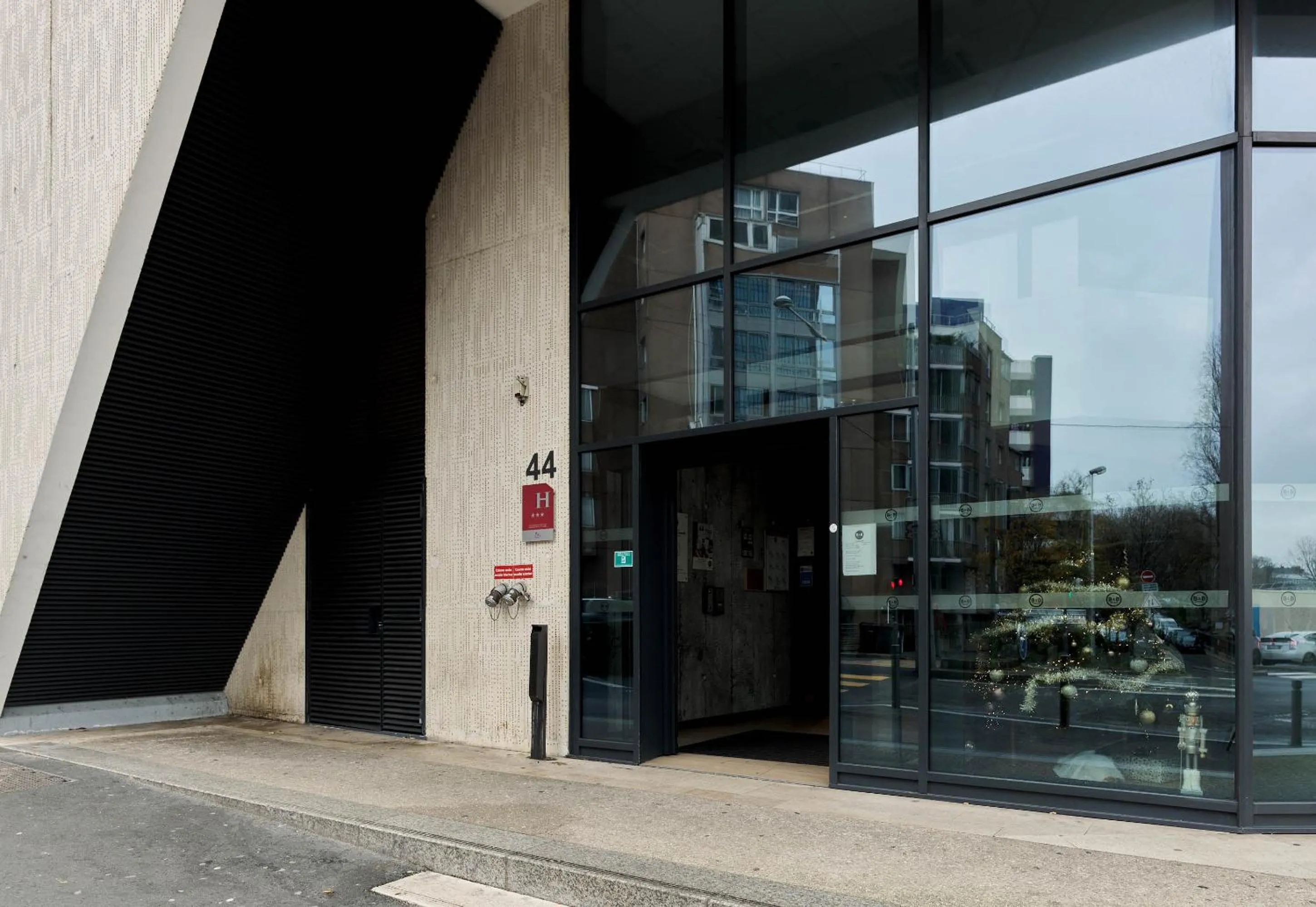 Facade/entrance in B&B HOTEL Paris Porte de Bagnolet