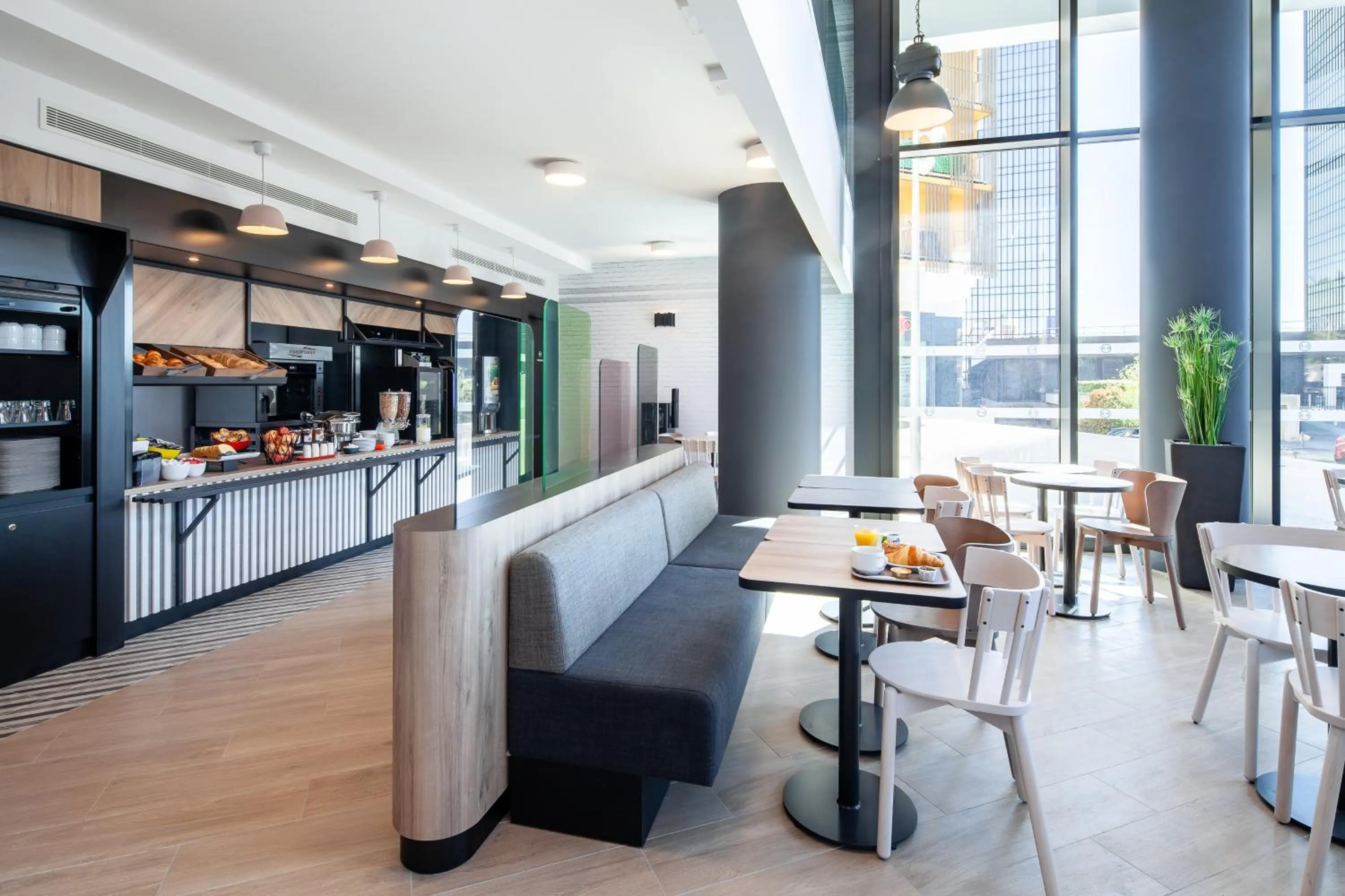 Buffet breakfast in B&B HOTEL Paris Porte de Bagnolet