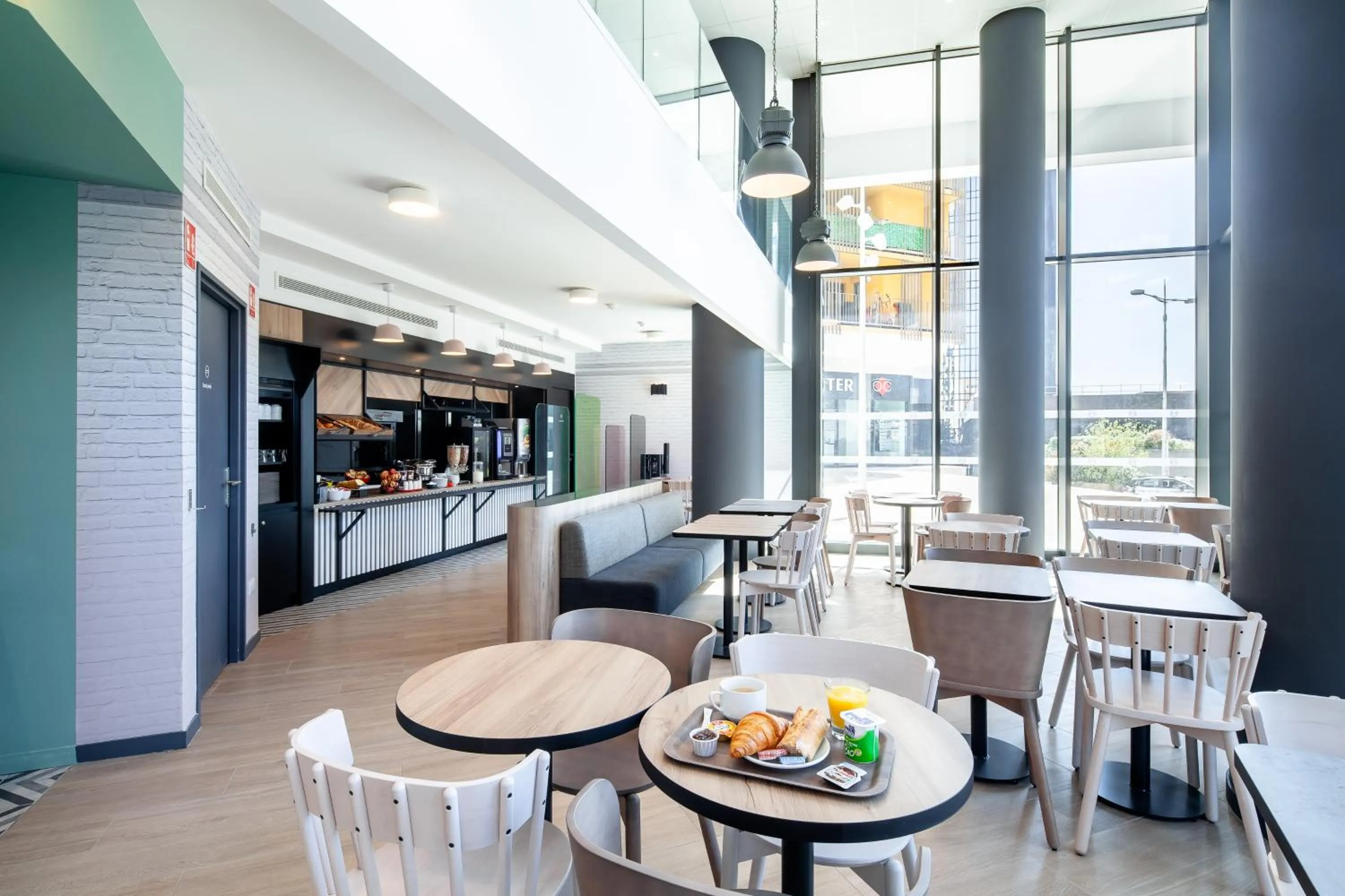 Buffet breakfast in B&B HOTEL Paris Porte de Bagnolet