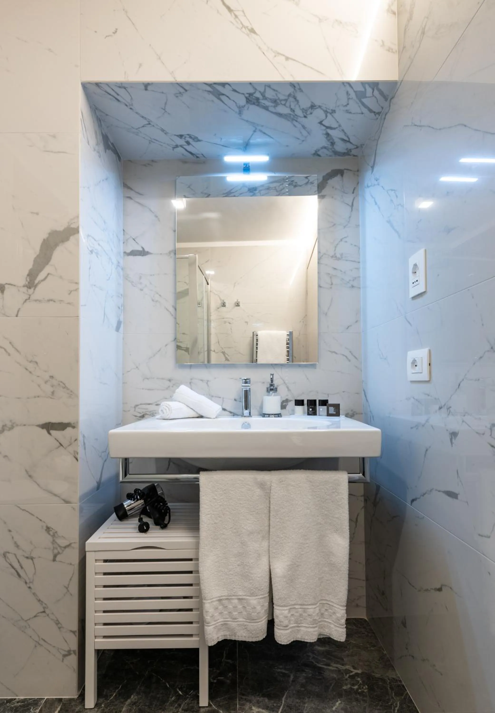 Bathroom in Kairos by Florence Art Apartments