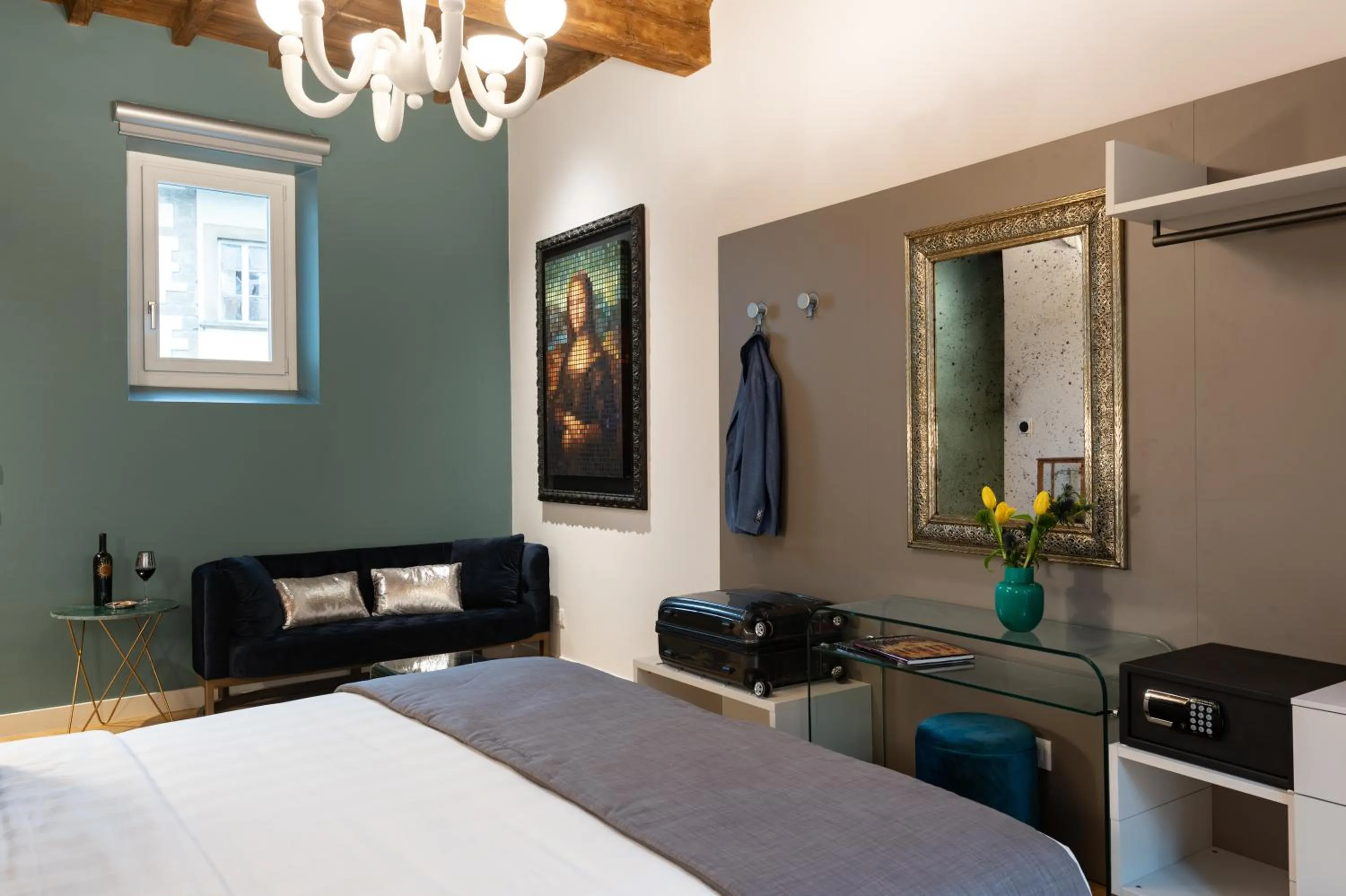 Photo of the whole room, Bed in Kairos by Florence Art Apartments