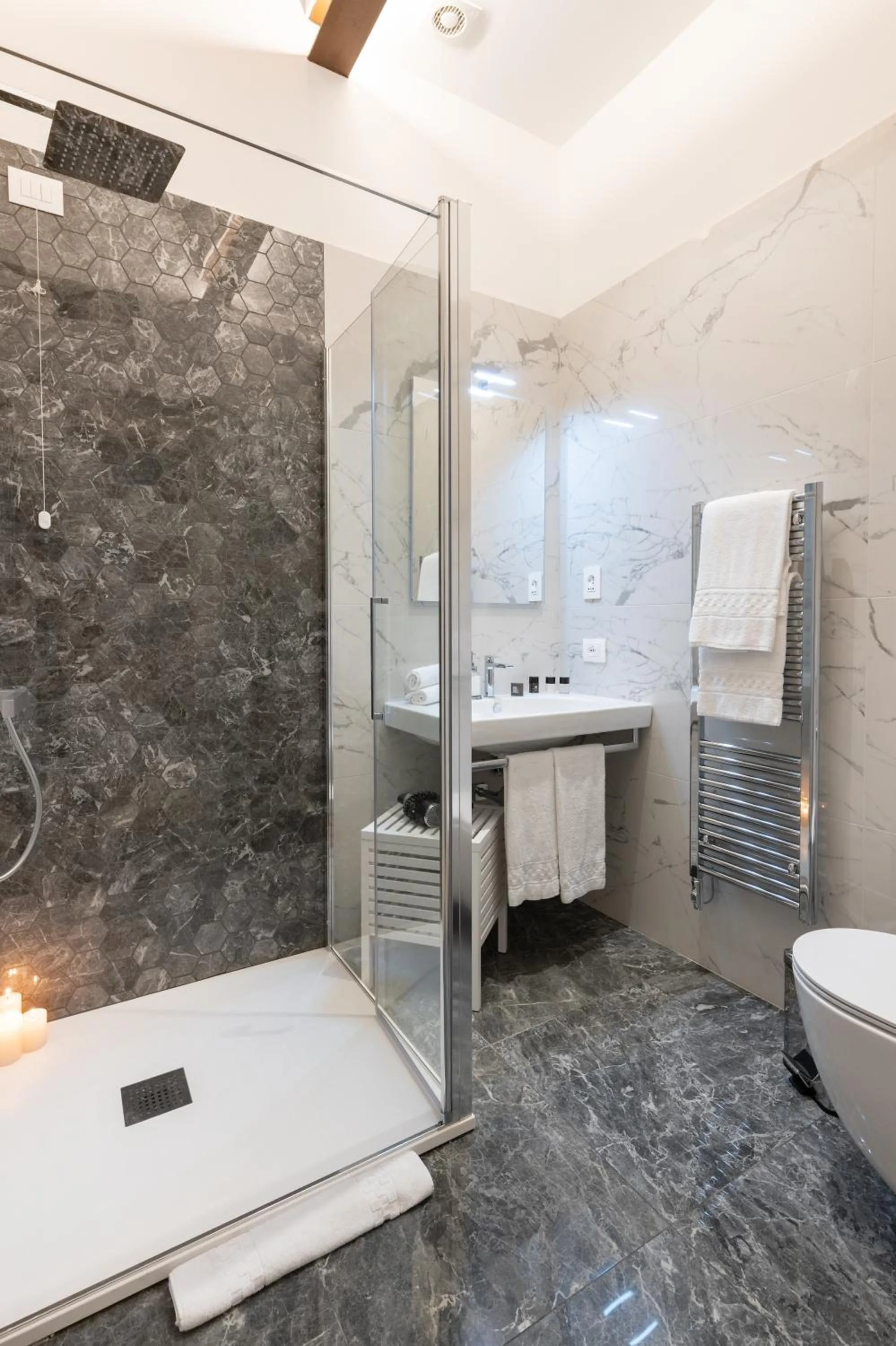 Bathroom in Kairos by Florence Art Apartments