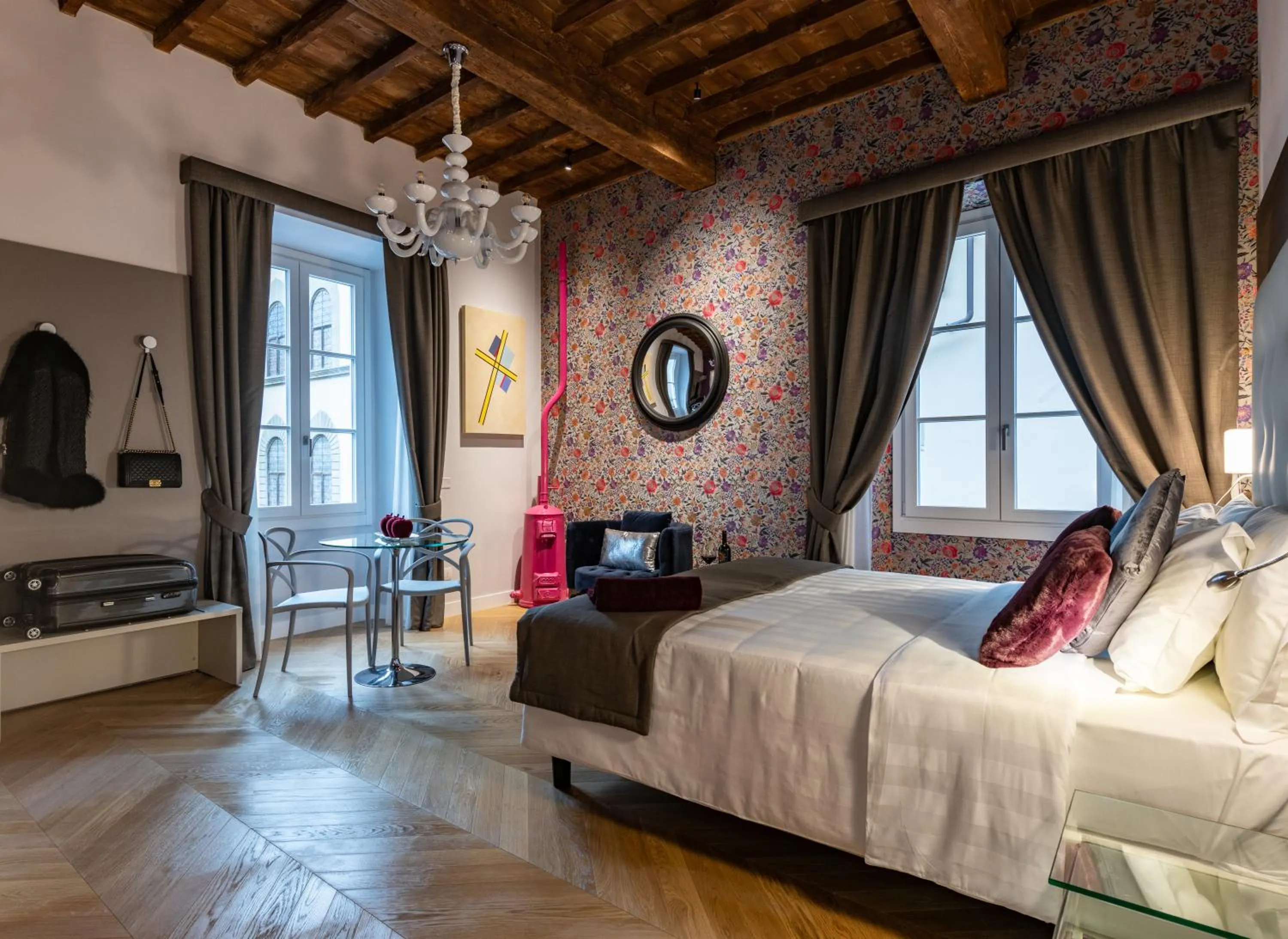 Photo of the whole room, Bed in Kairos by Florence Art Apartments