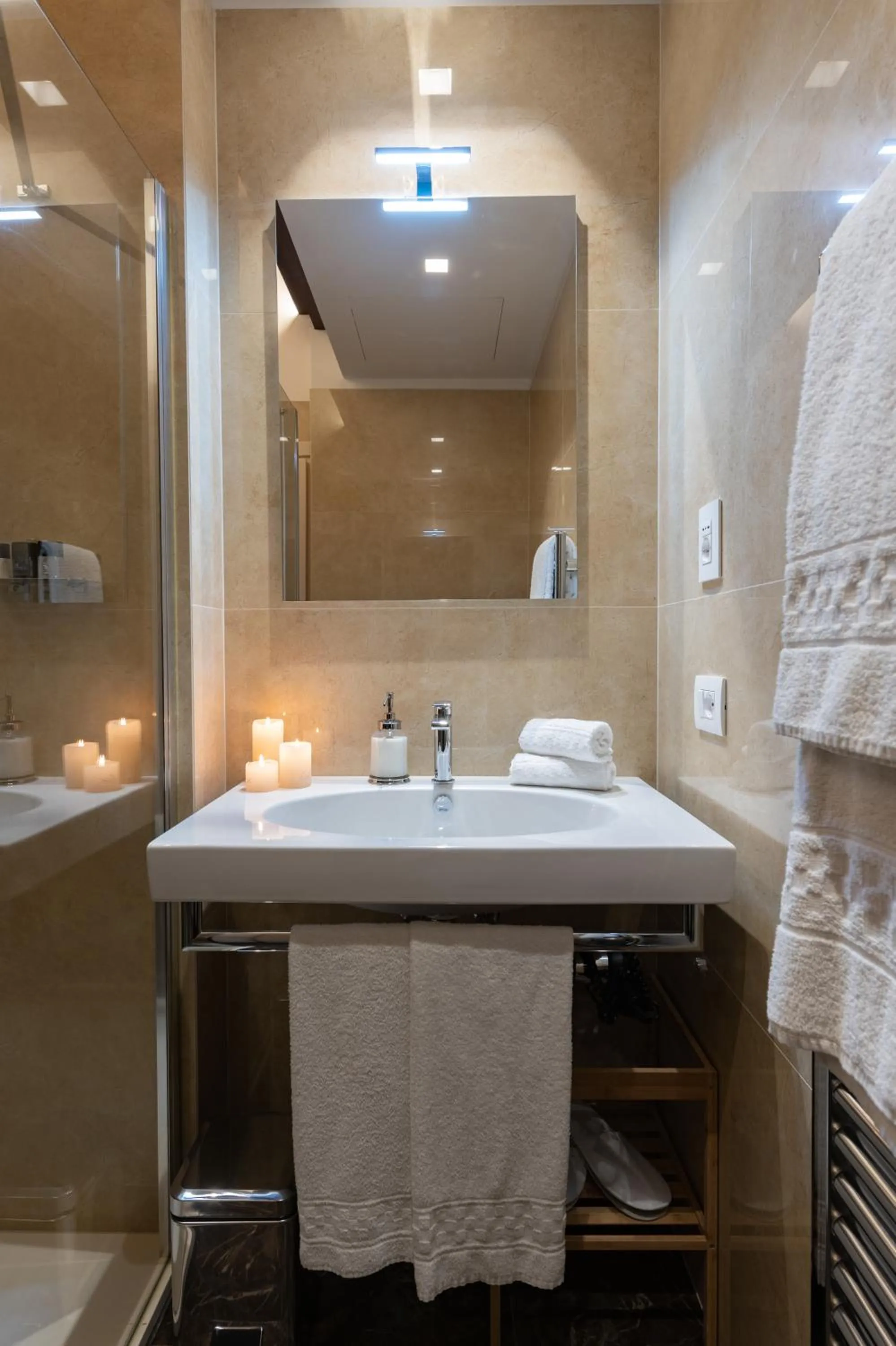 Bathroom in Kairos by Florence Art Apartments