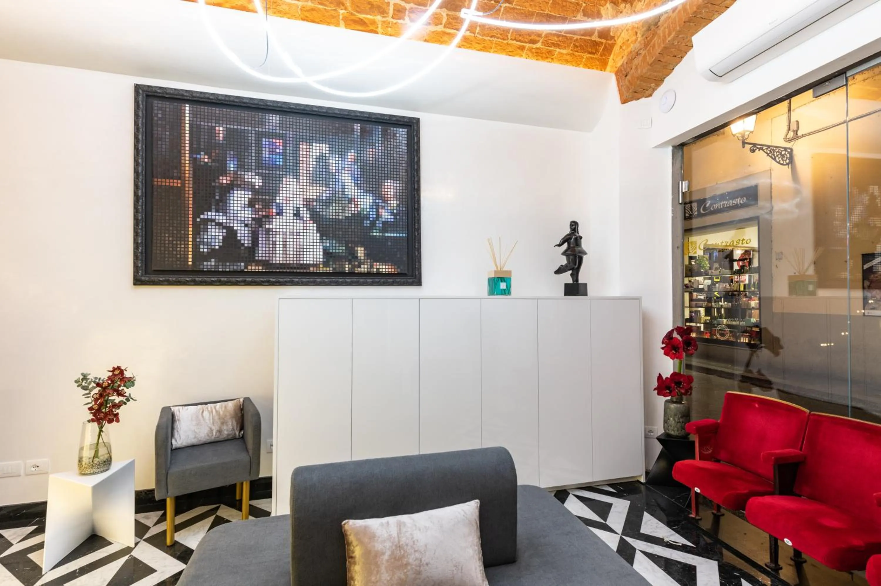 Decorative detail in Kairos by Florence Art Apartments