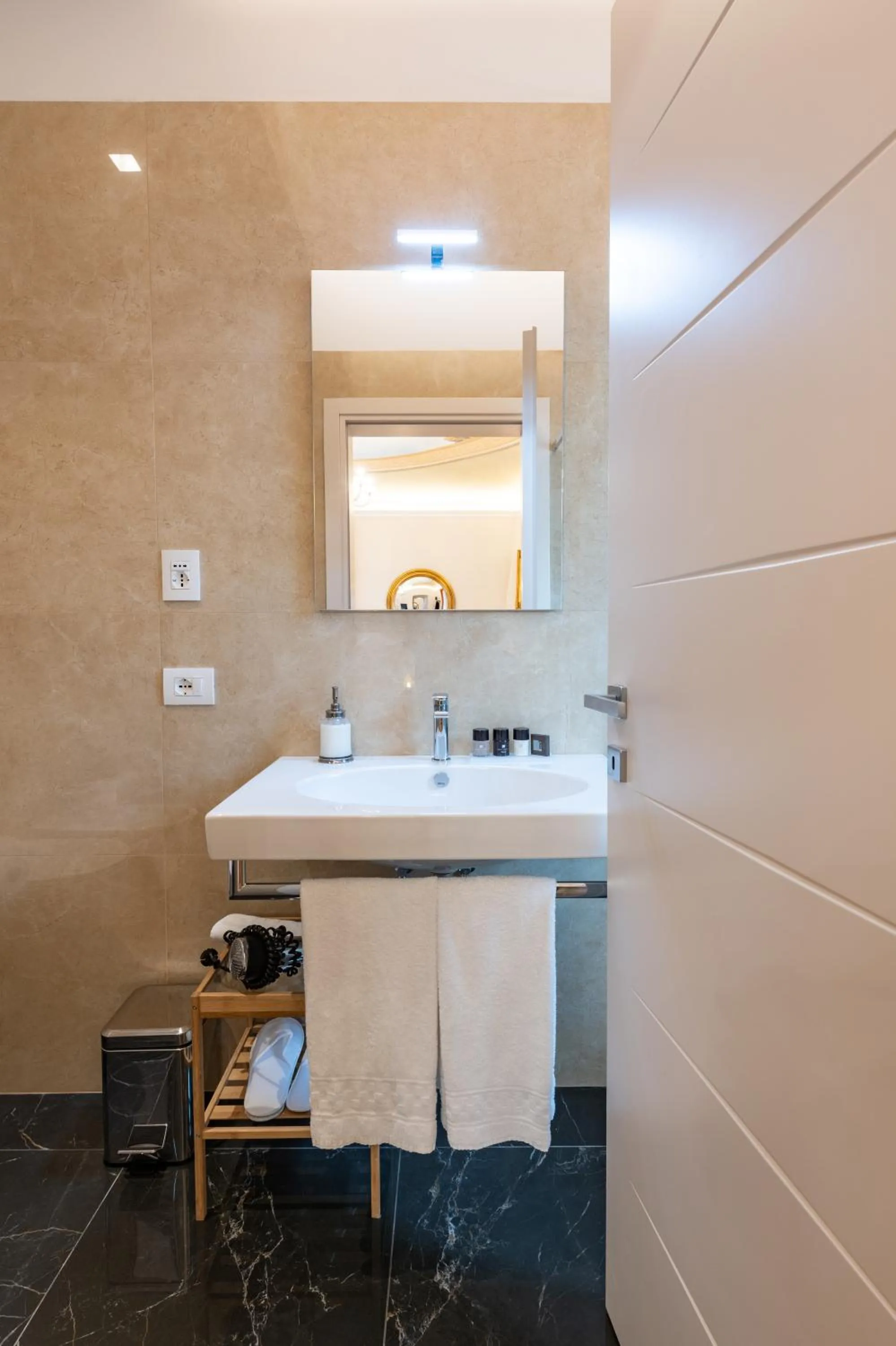 Bathroom in Kairos by Florence Art Apartments