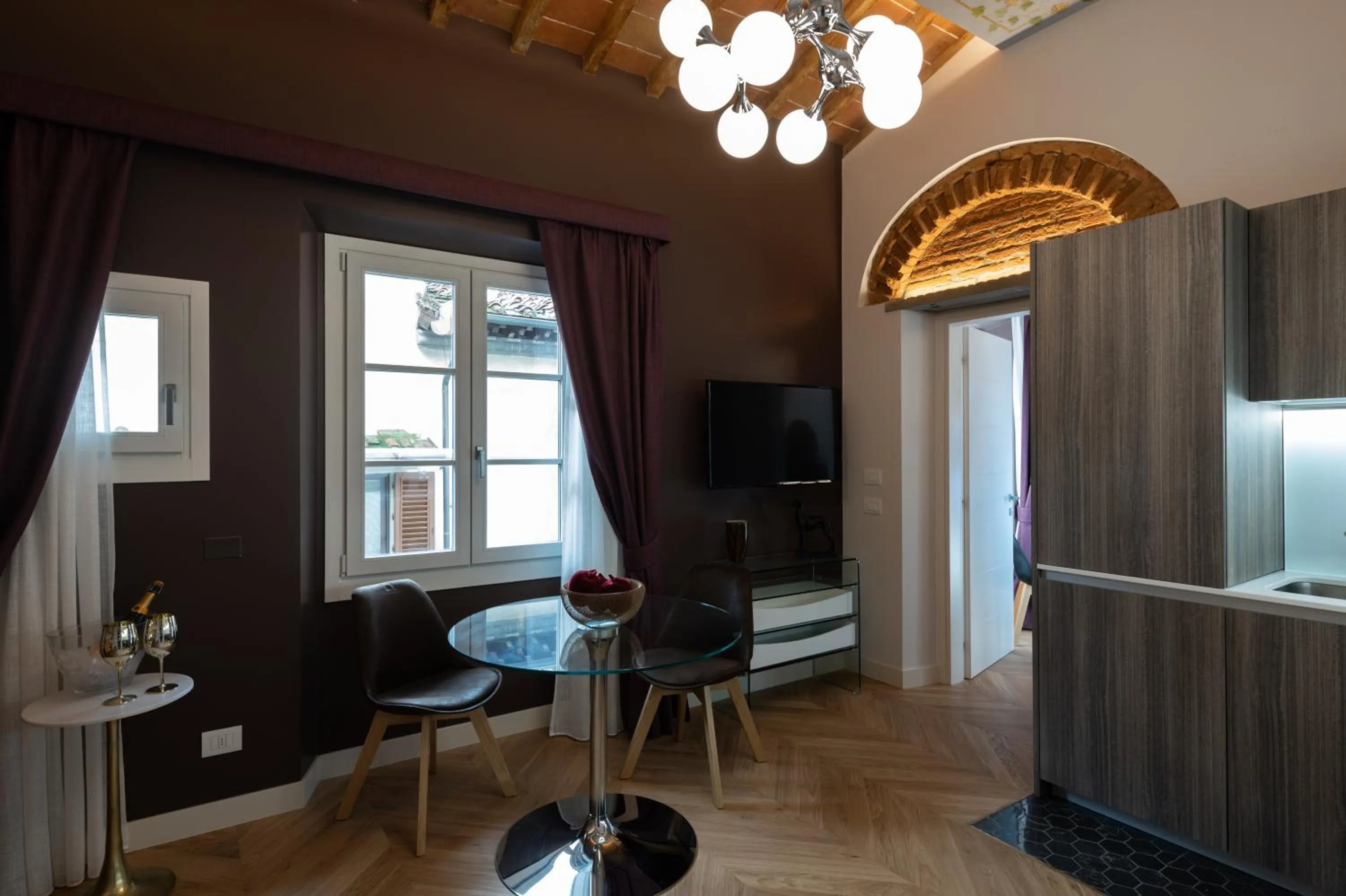 Kitchen or kitchenette in Kairos by Florence Art Apartments