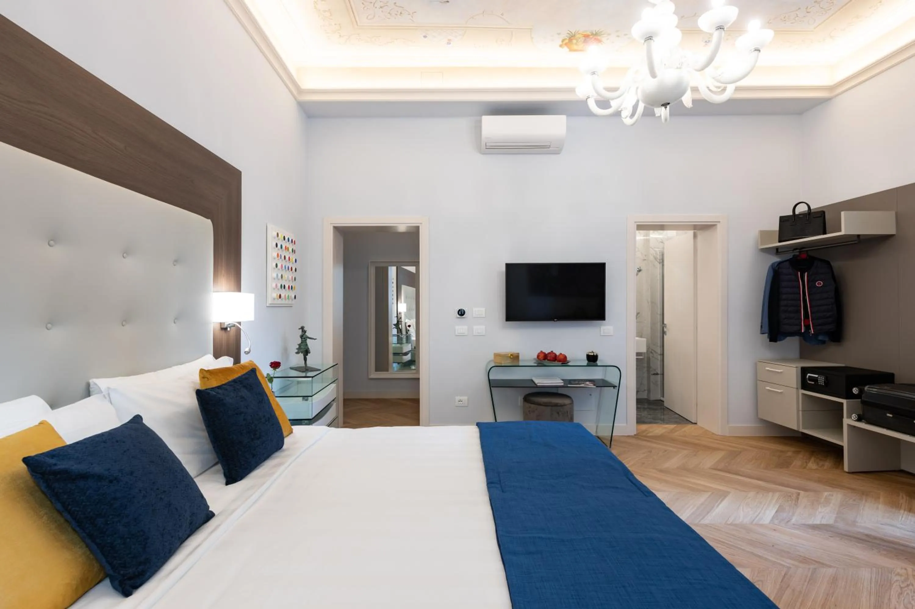 TV and multimedia, Bed in Kairos by Florence Art Apartments