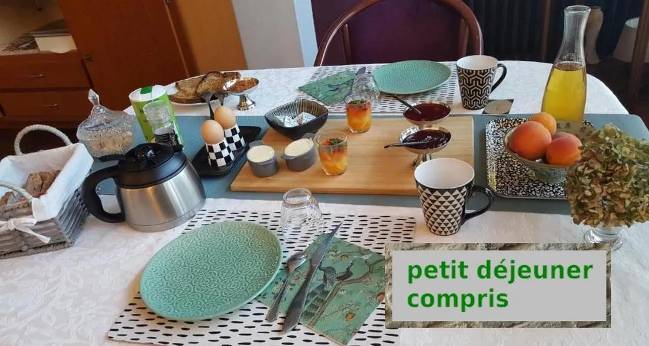 Food and drinks in chambres d'hôtes Le Carillon