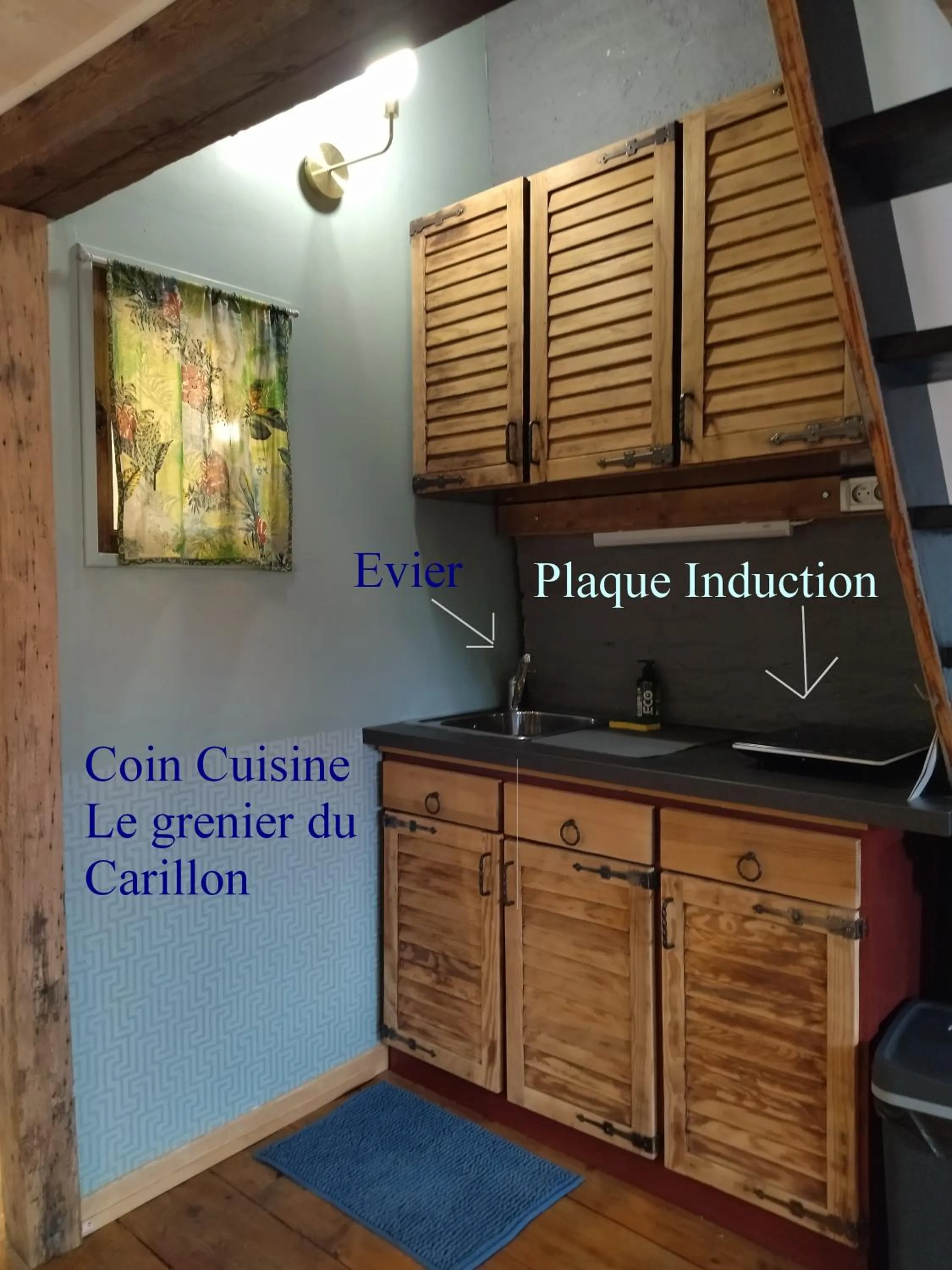 Dining area in chambres d'hôtes Le Carillon