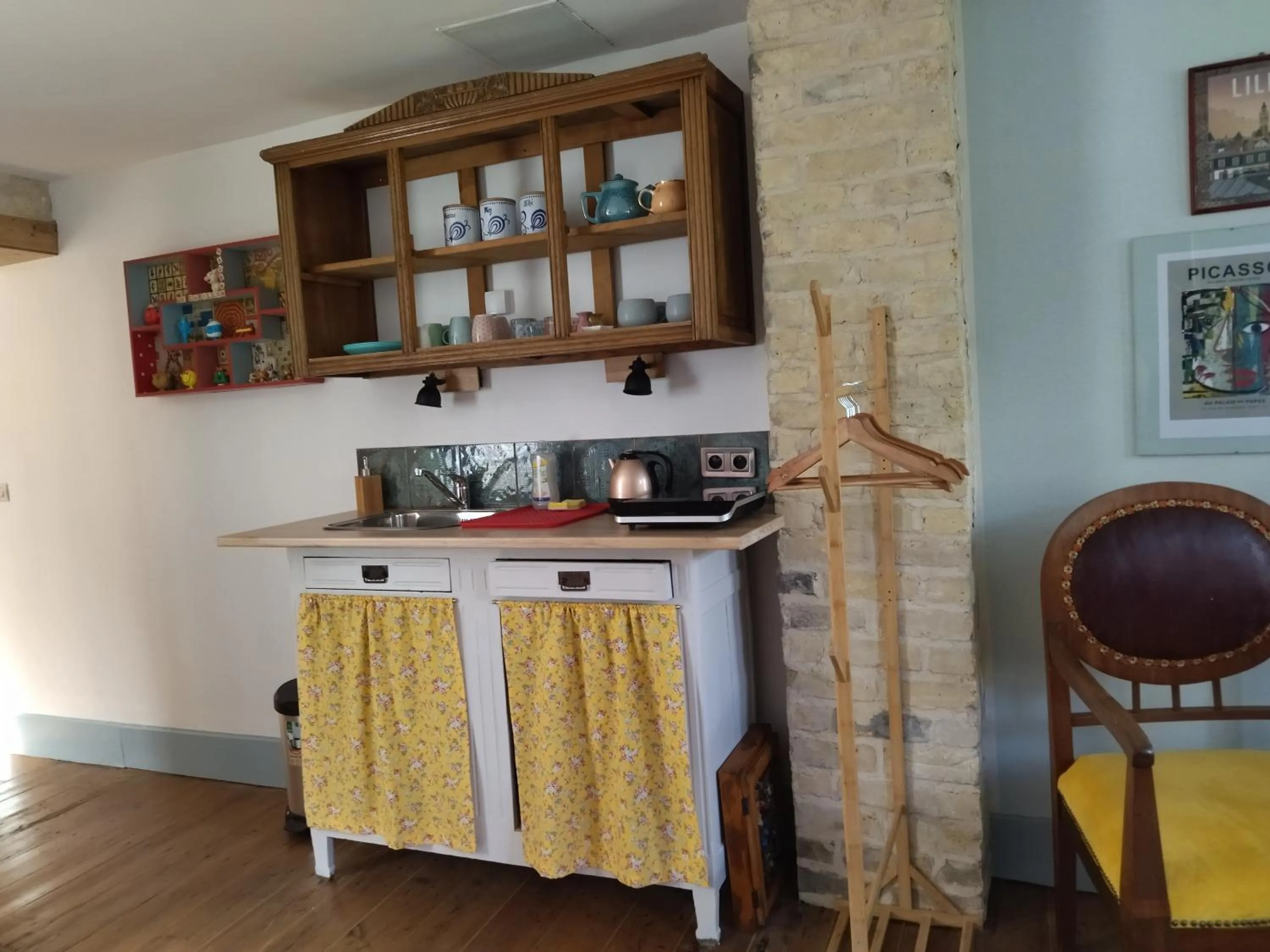 Kitchen or kitchenette in chambres d'hôtes Le Carillon