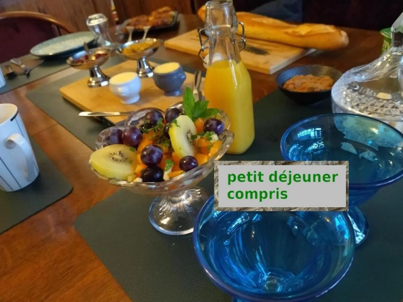 Food and drinks in chambres d'hôtes Le Carillon