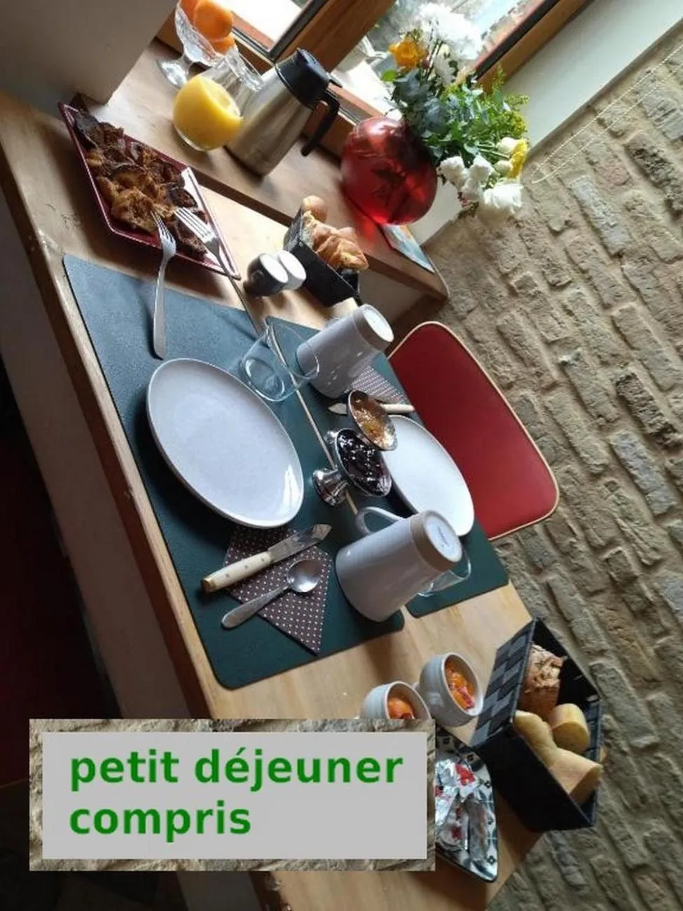 Food and drinks in chambres d'hôtes Le Carillon