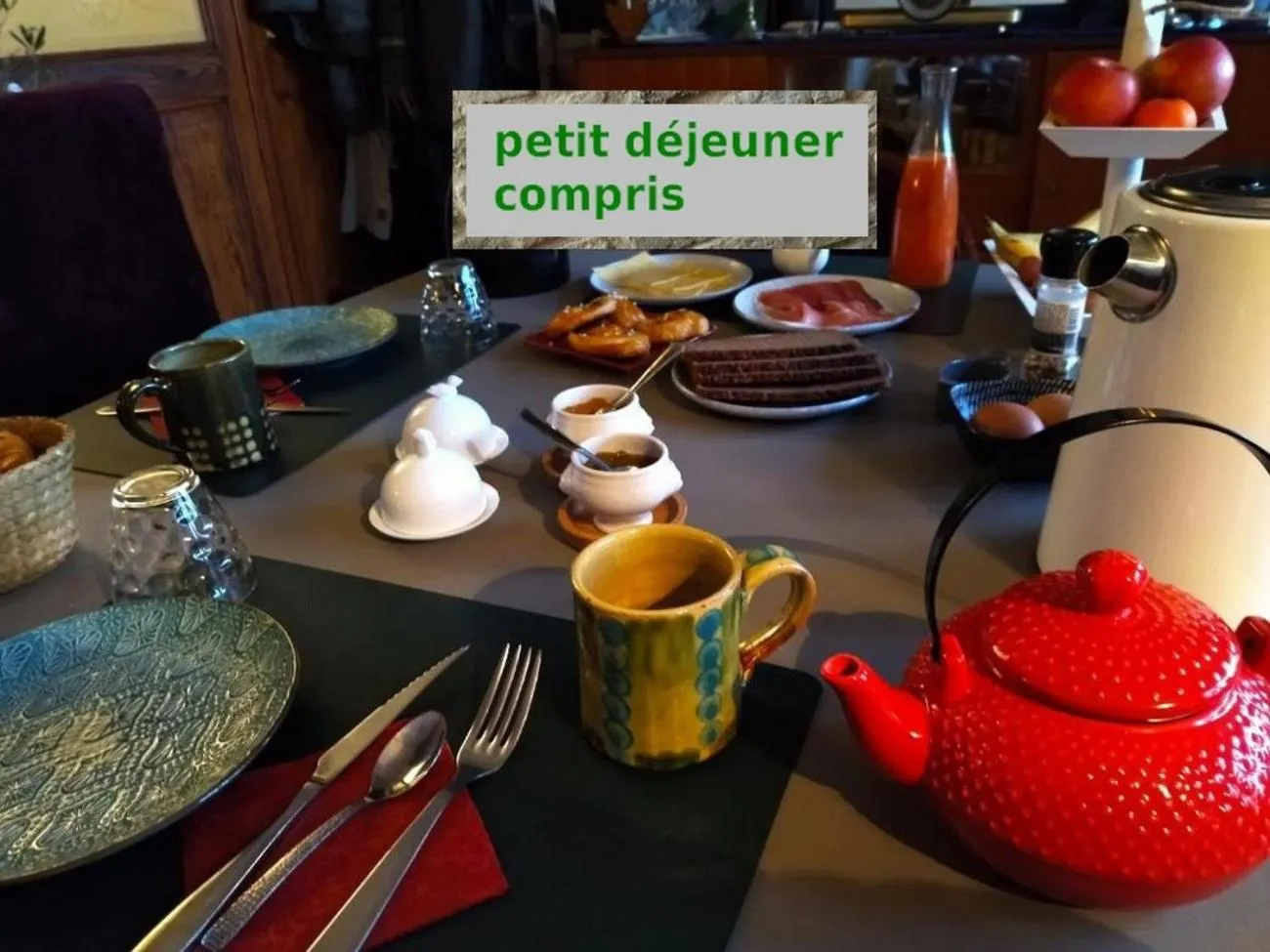 Food and drinks in chambres d'hôtes Le Carillon