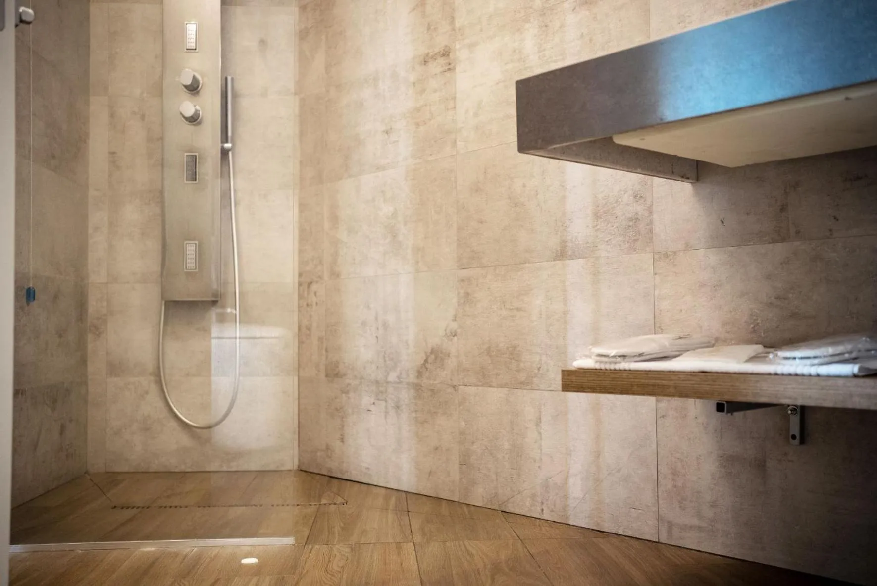 Bathroom in Grand Hotel Faraglioni