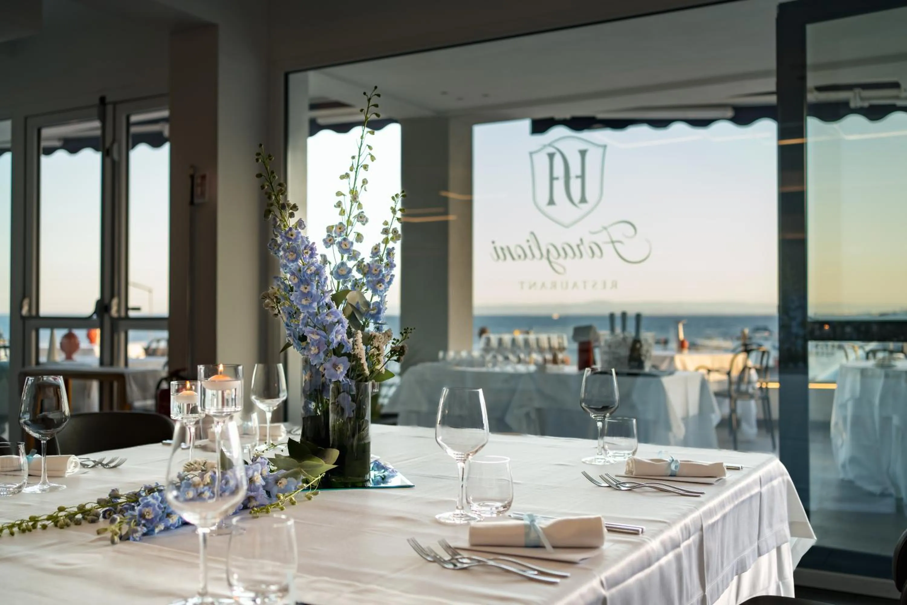 Restaurant/places to eat in Grand Hotel Faraglioni