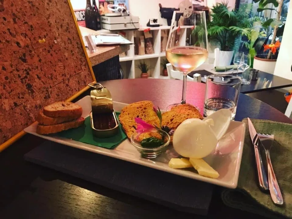 Restaurant/places to eat in Il giardino dei limoni