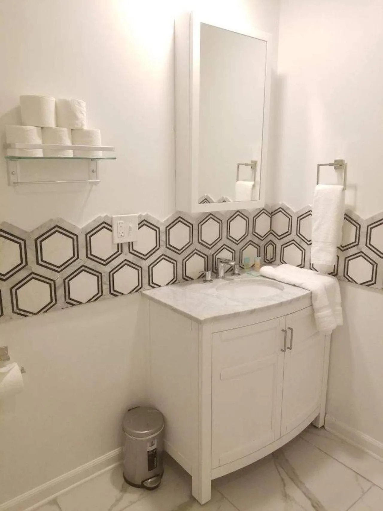 Bathroom in 7BR- SLEEPS 15! Celebrity Villa! Great Rates!!