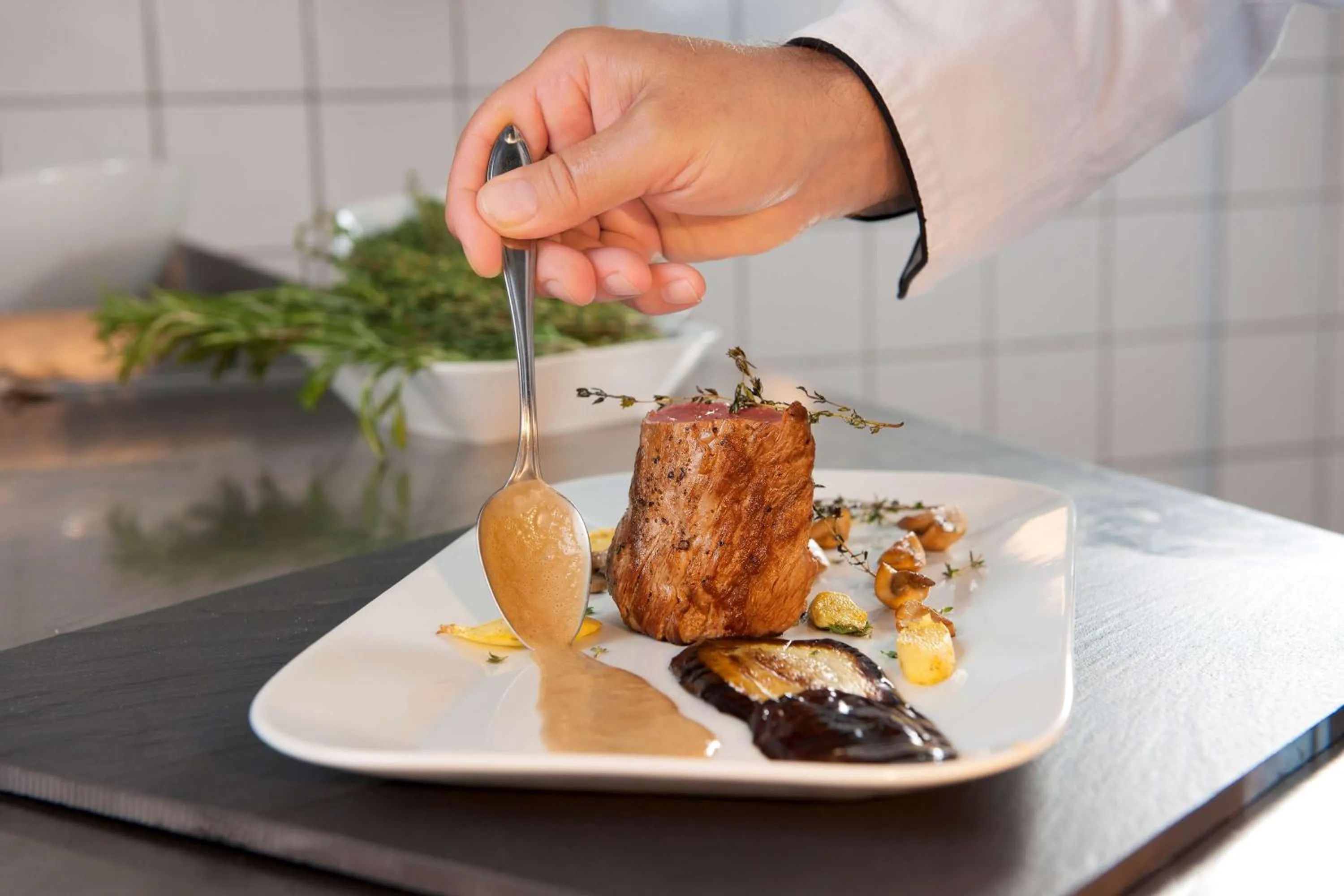 Restaurant/places to eat in Essential by Dorint Köln-Junkersdorf