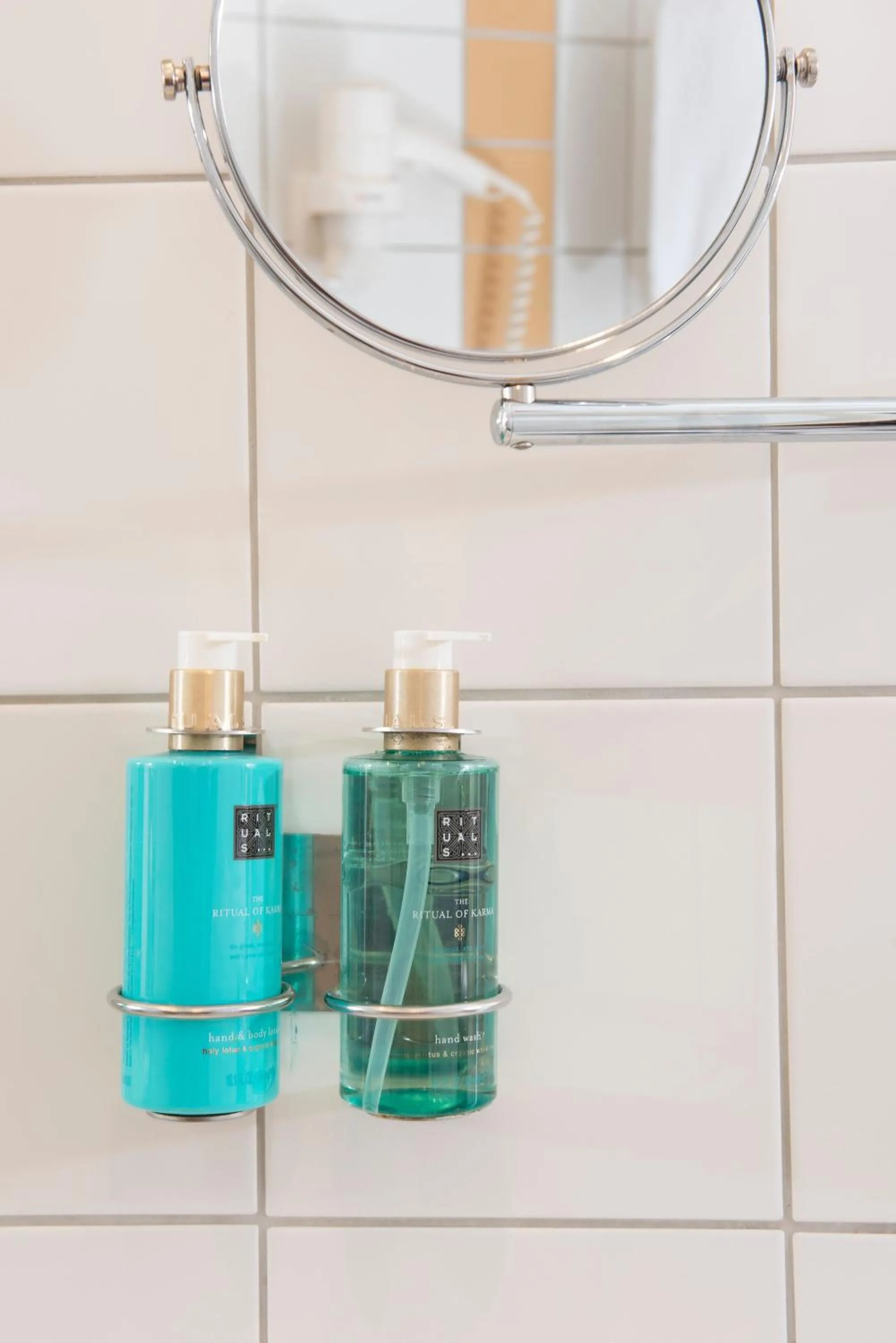 Bathroom in Essential by Dorint Köln-Junkersdorf