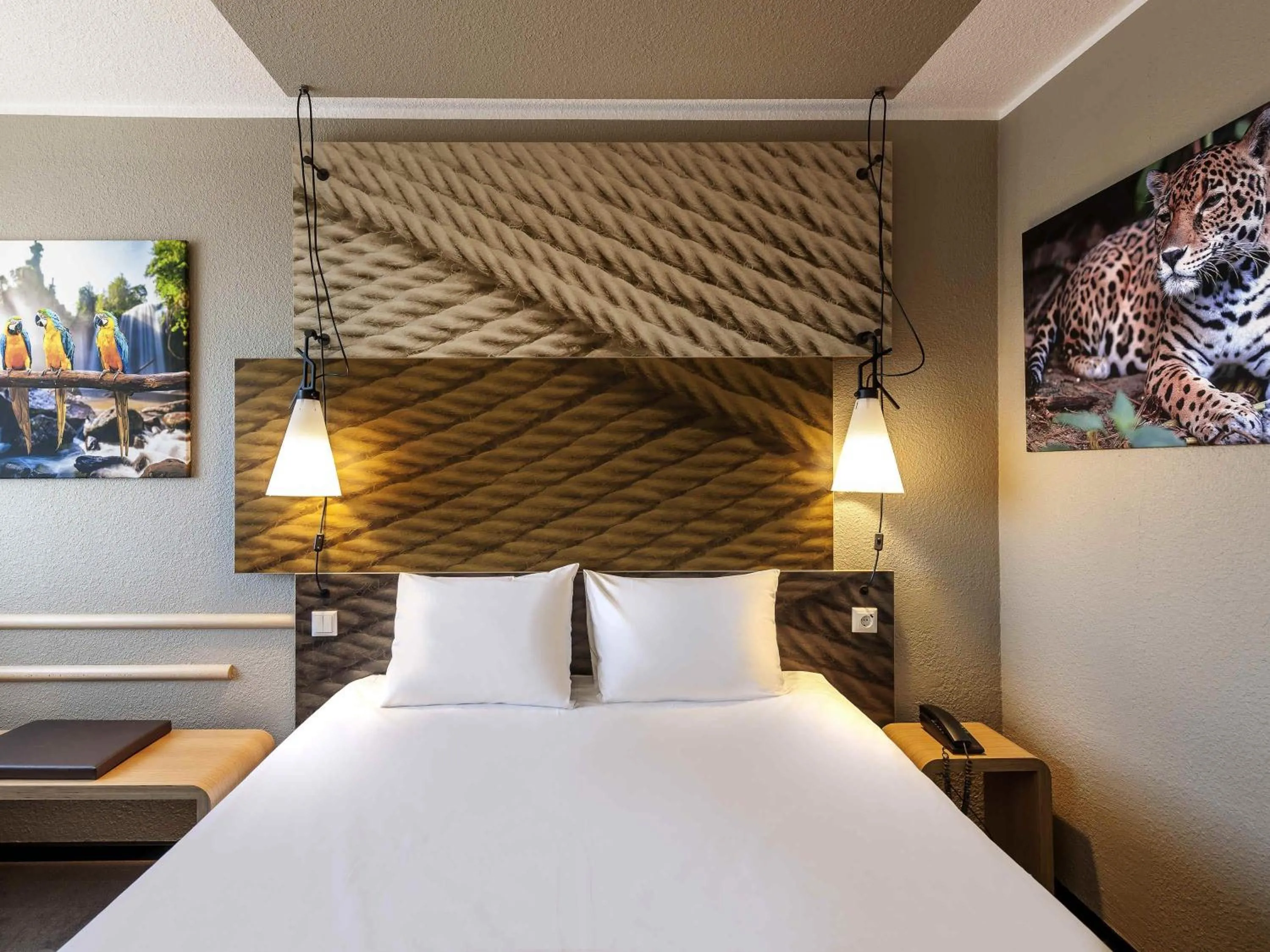 Bedroom, Bed in ibis Berlin Mitte