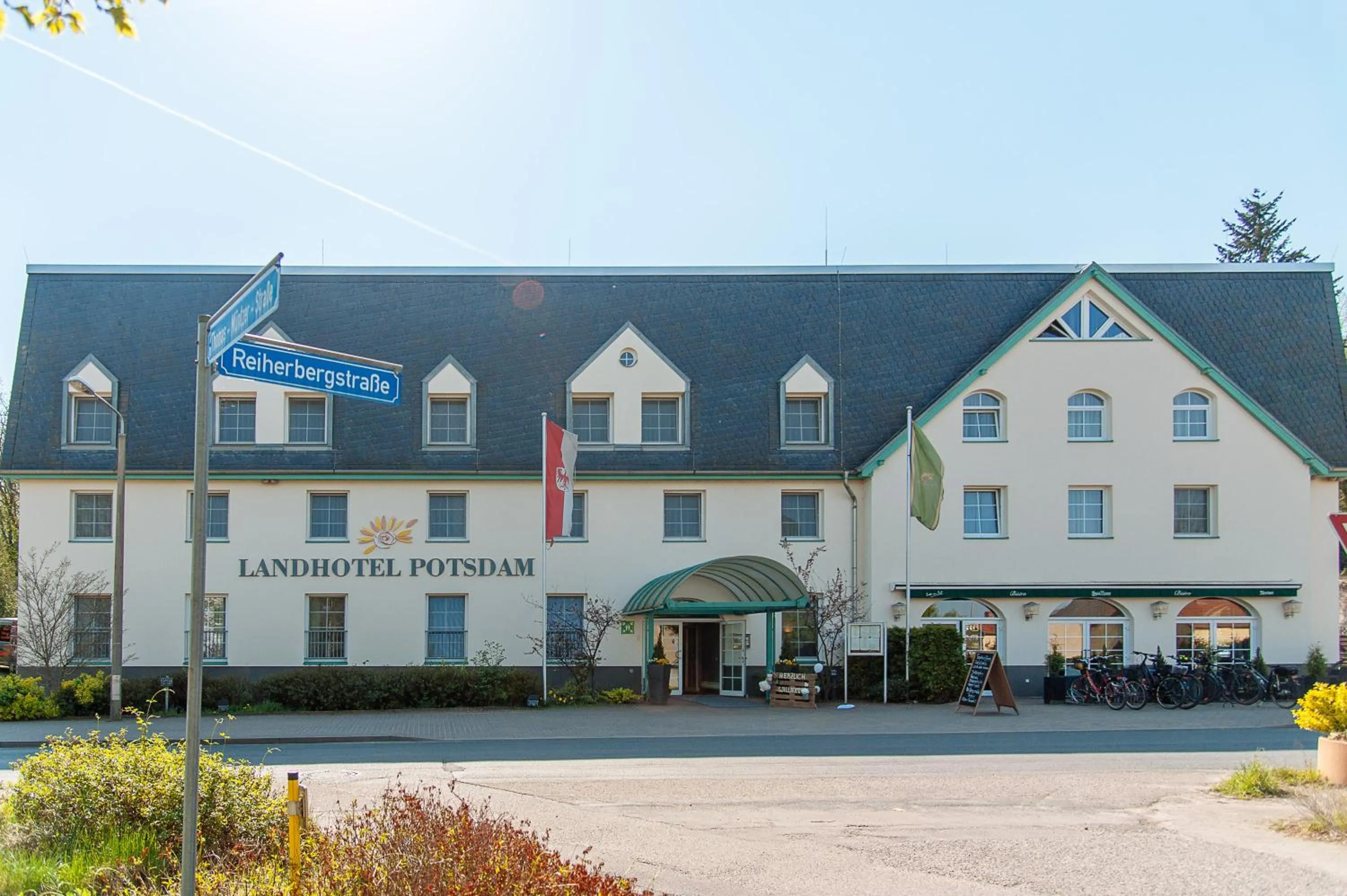 Facade/entrance in Landhotel Potsdam
