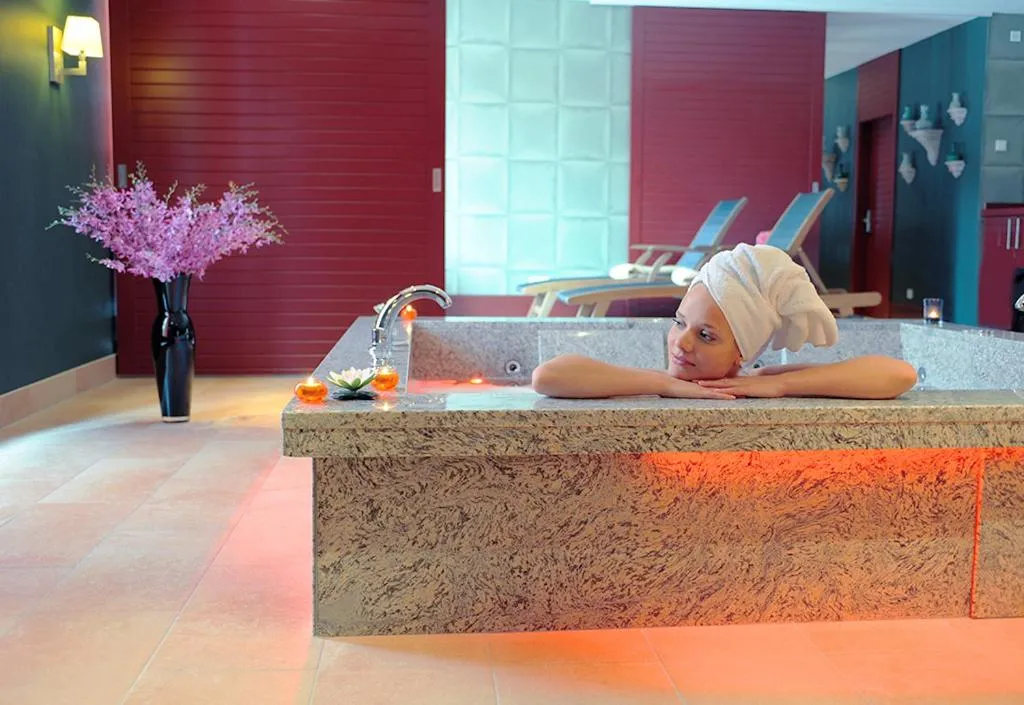 Hot Tub in Gräflicher Park Health & Balance Resort