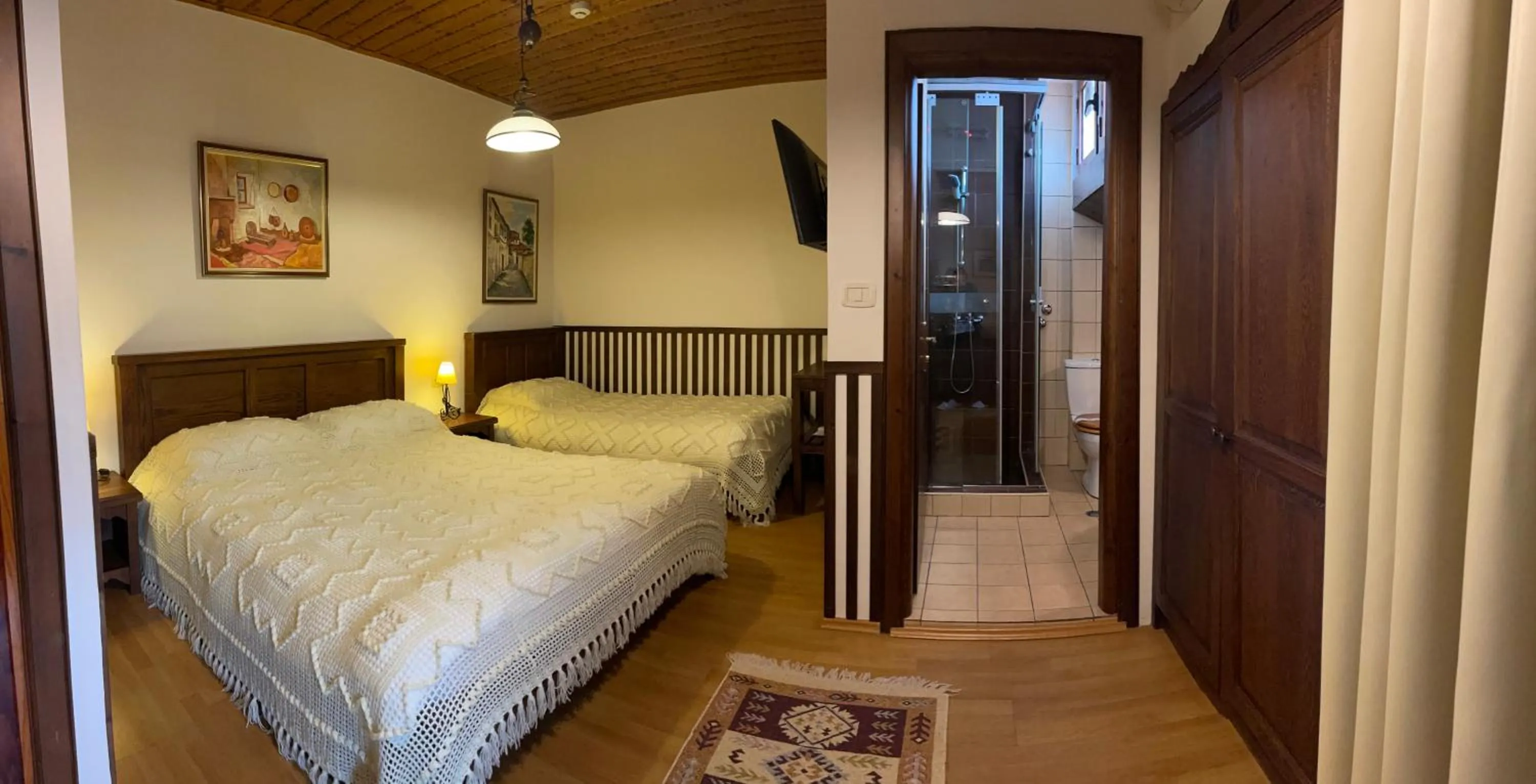 Bed in Hotel Mangalemi