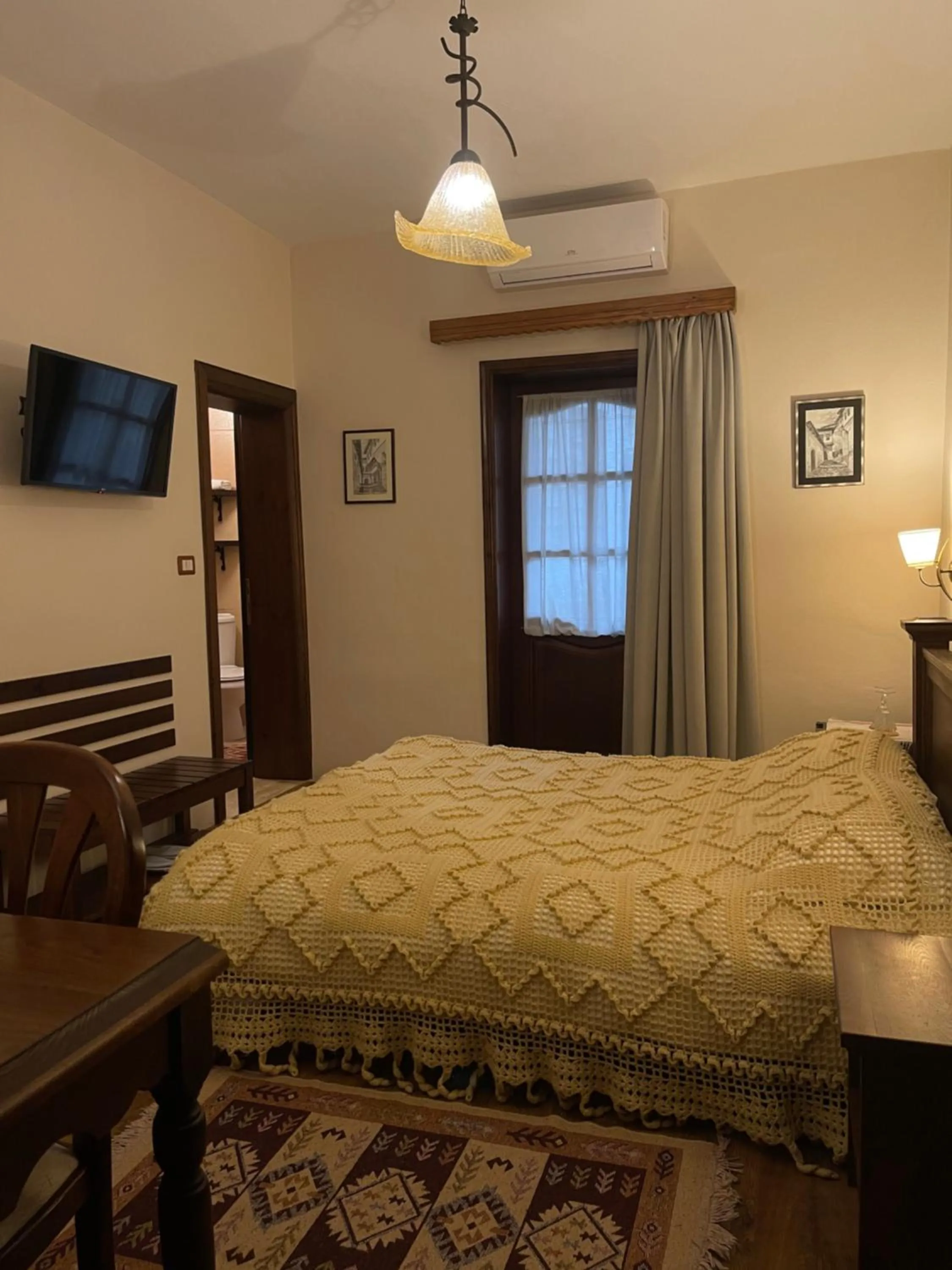 Bed in Hotel Mangalemi