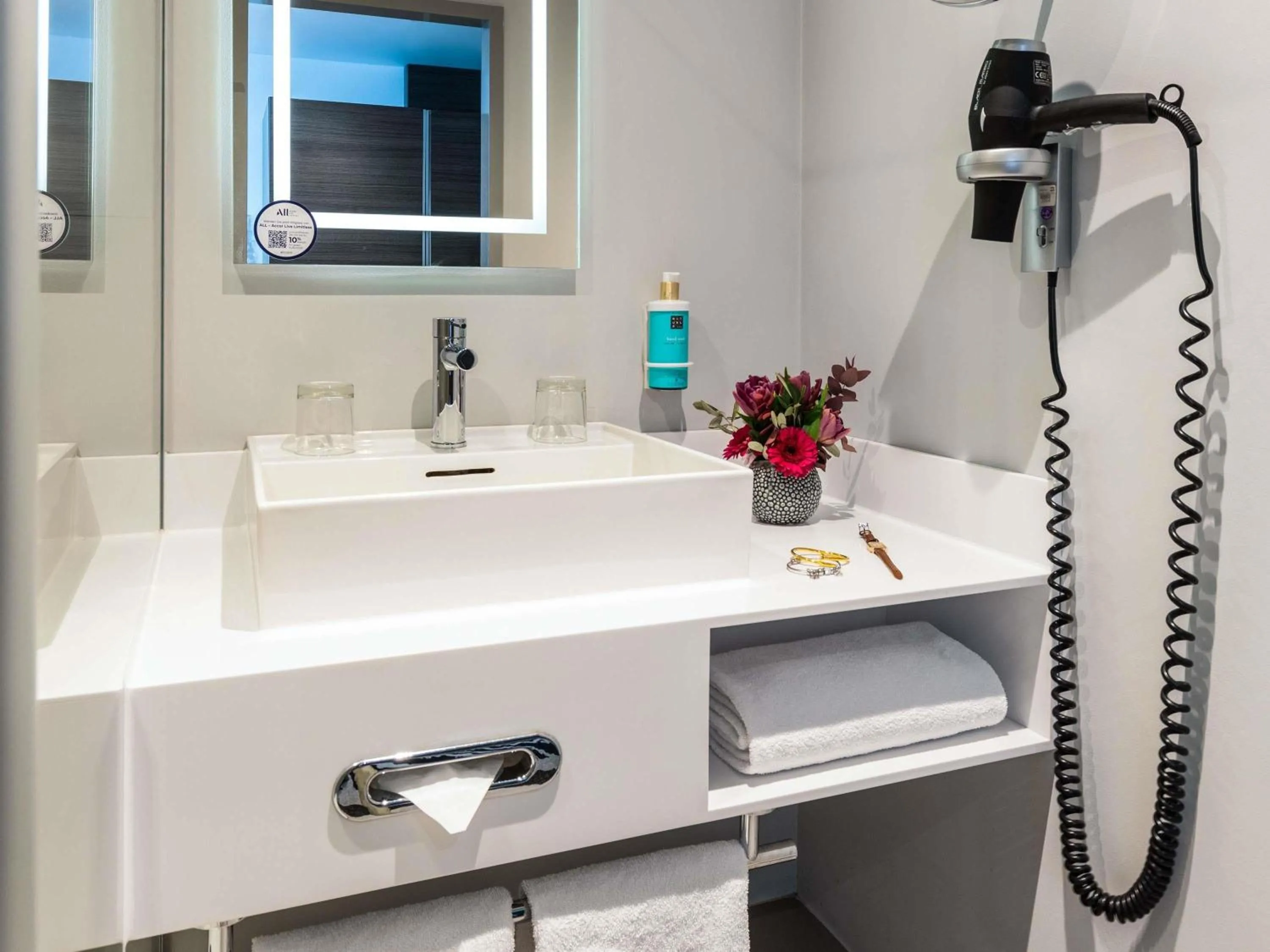 Bedroom in Novotel Hamburg City Alster