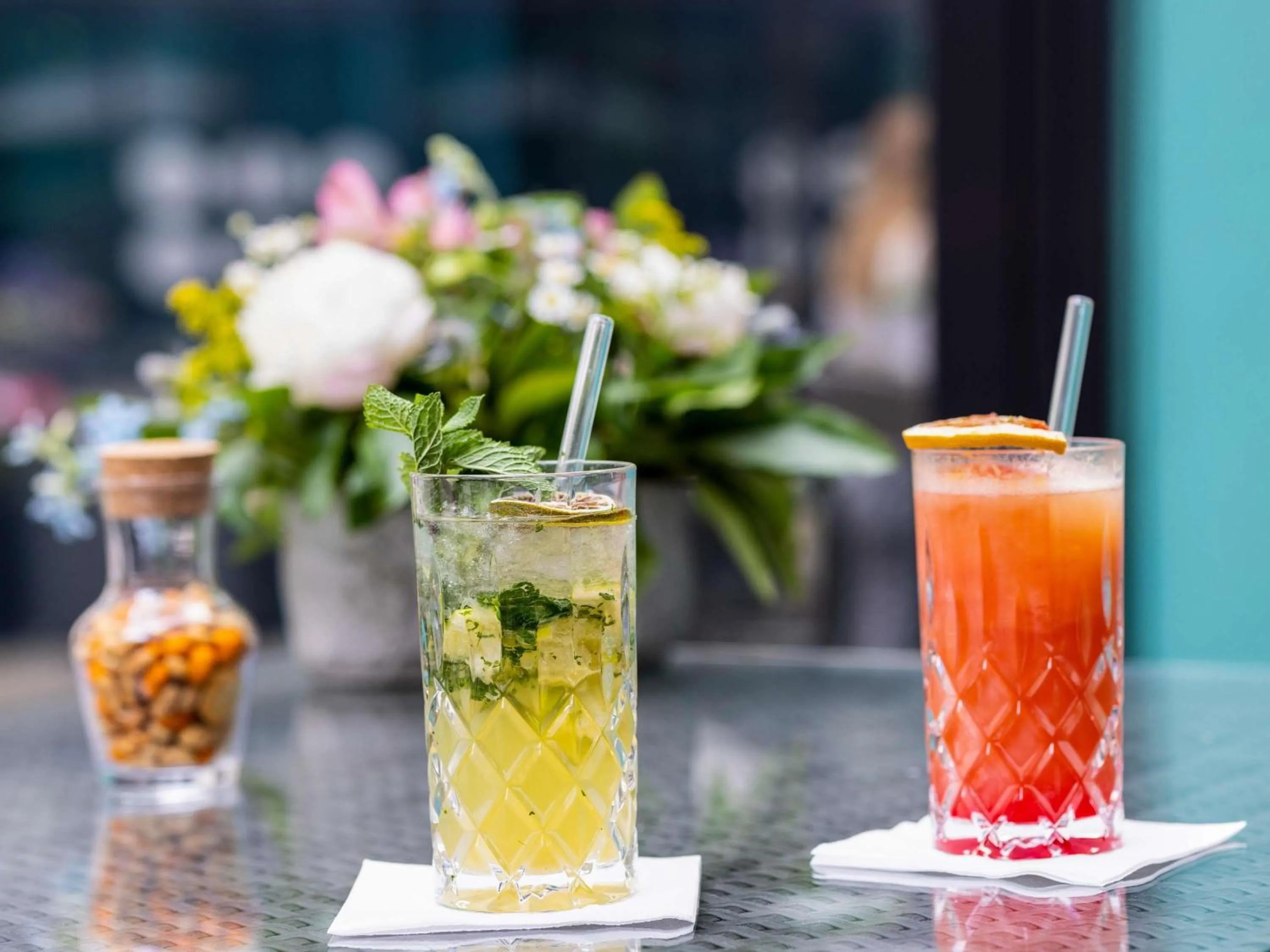 Lounge or bar in Novotel Hamburg City Alster