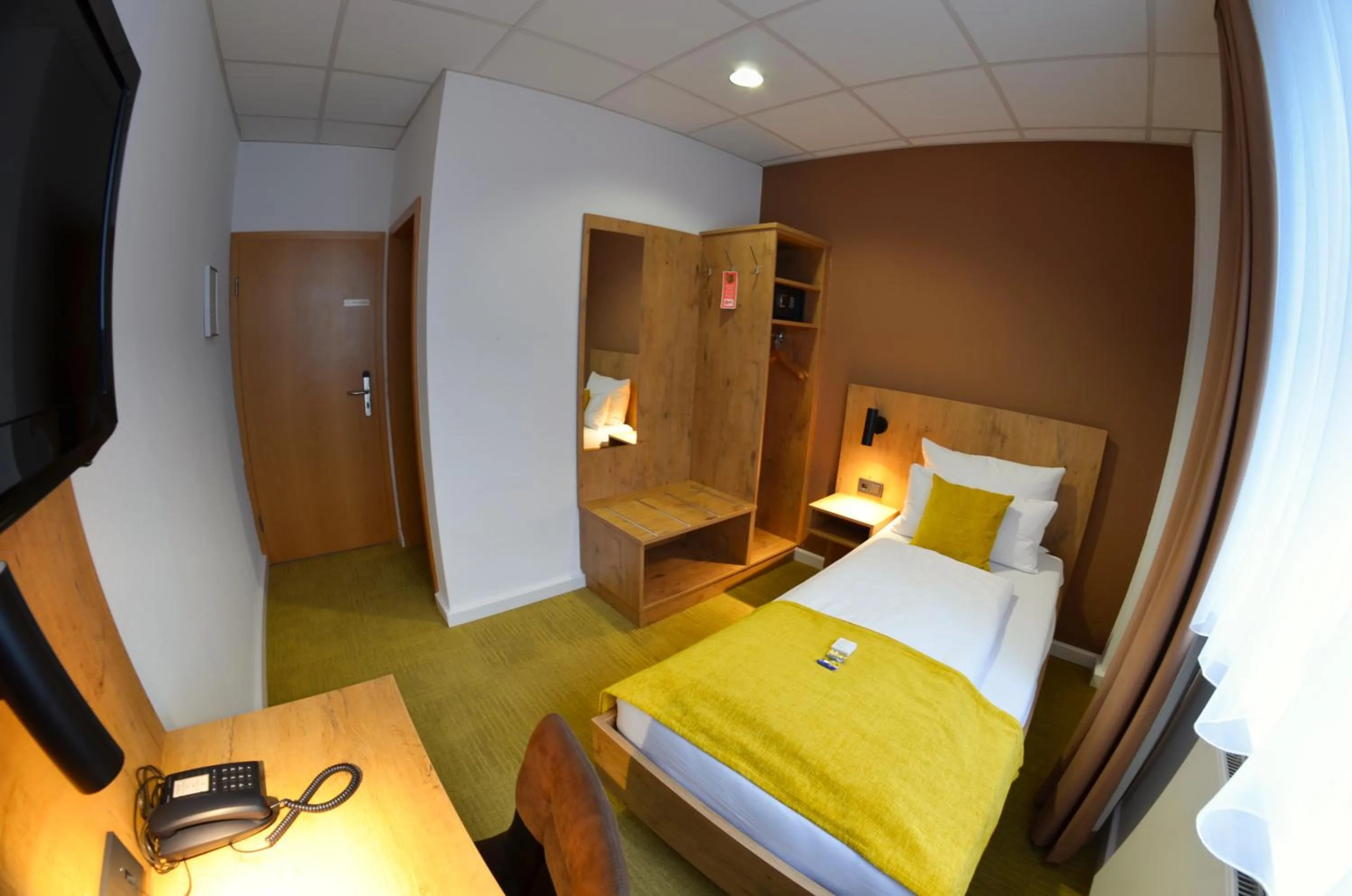 Photo of the whole room, Bed in Hotel Am Markt