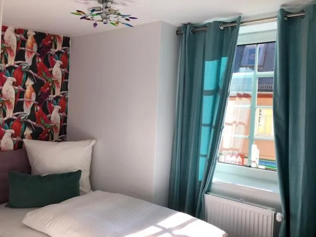 Bed in Hotel zur goldenen Sonne