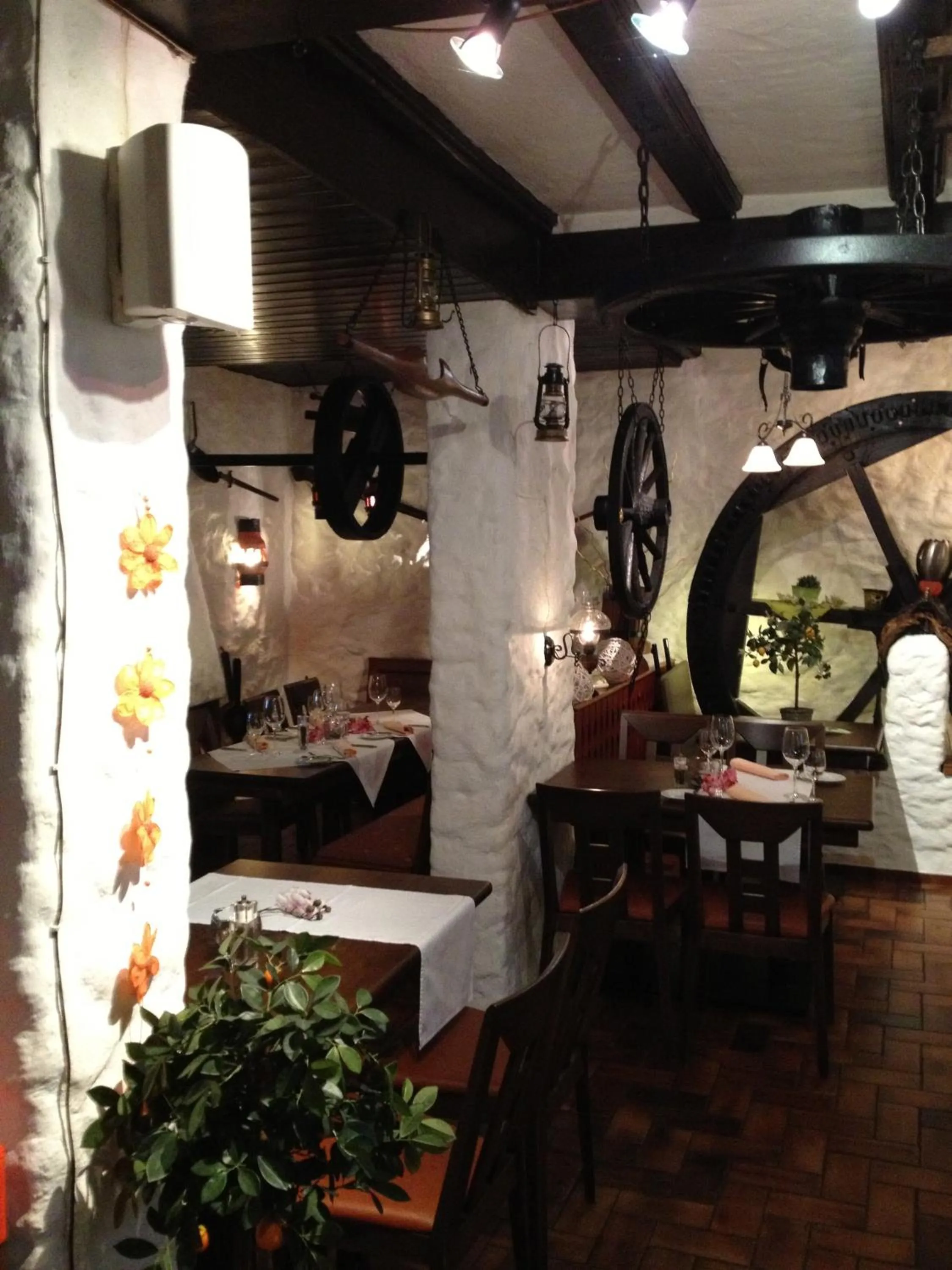 Restaurant/places to eat in Hotel-Restaurant Walkmühle