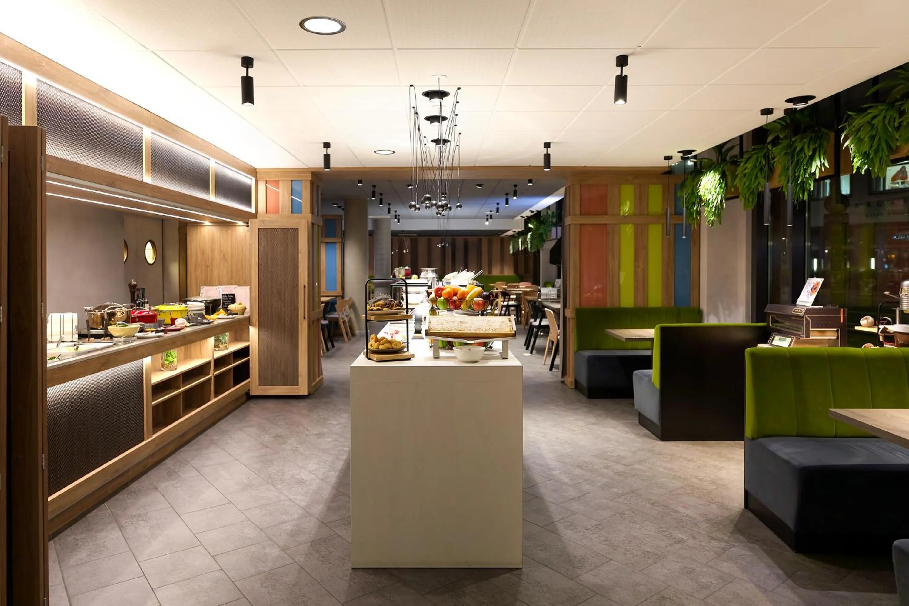 Restaurant/places to eat in Novotel Suites Berlin City Potsdamer Platz