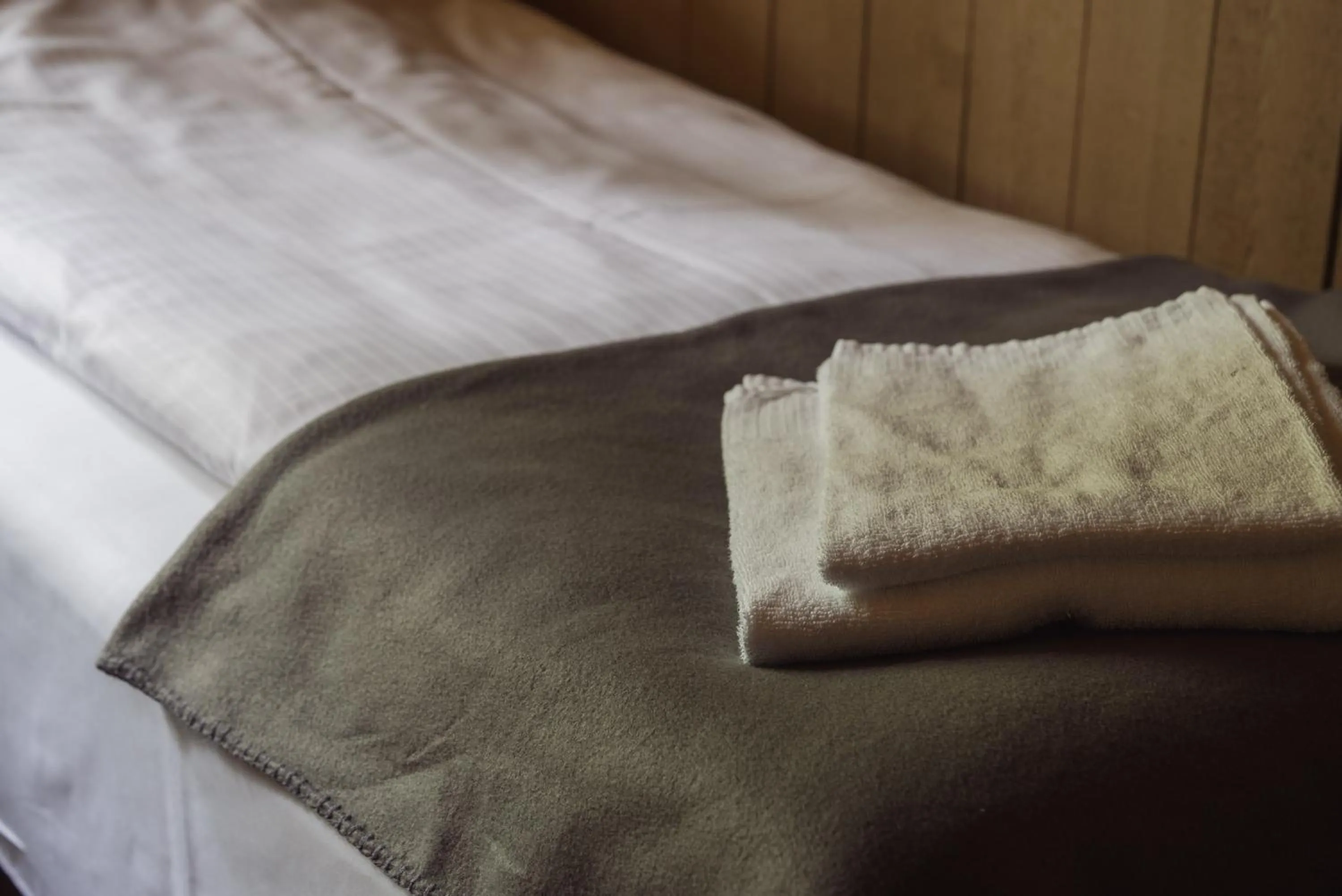 Bedroom, Bed in Gulbrakka Basecamp