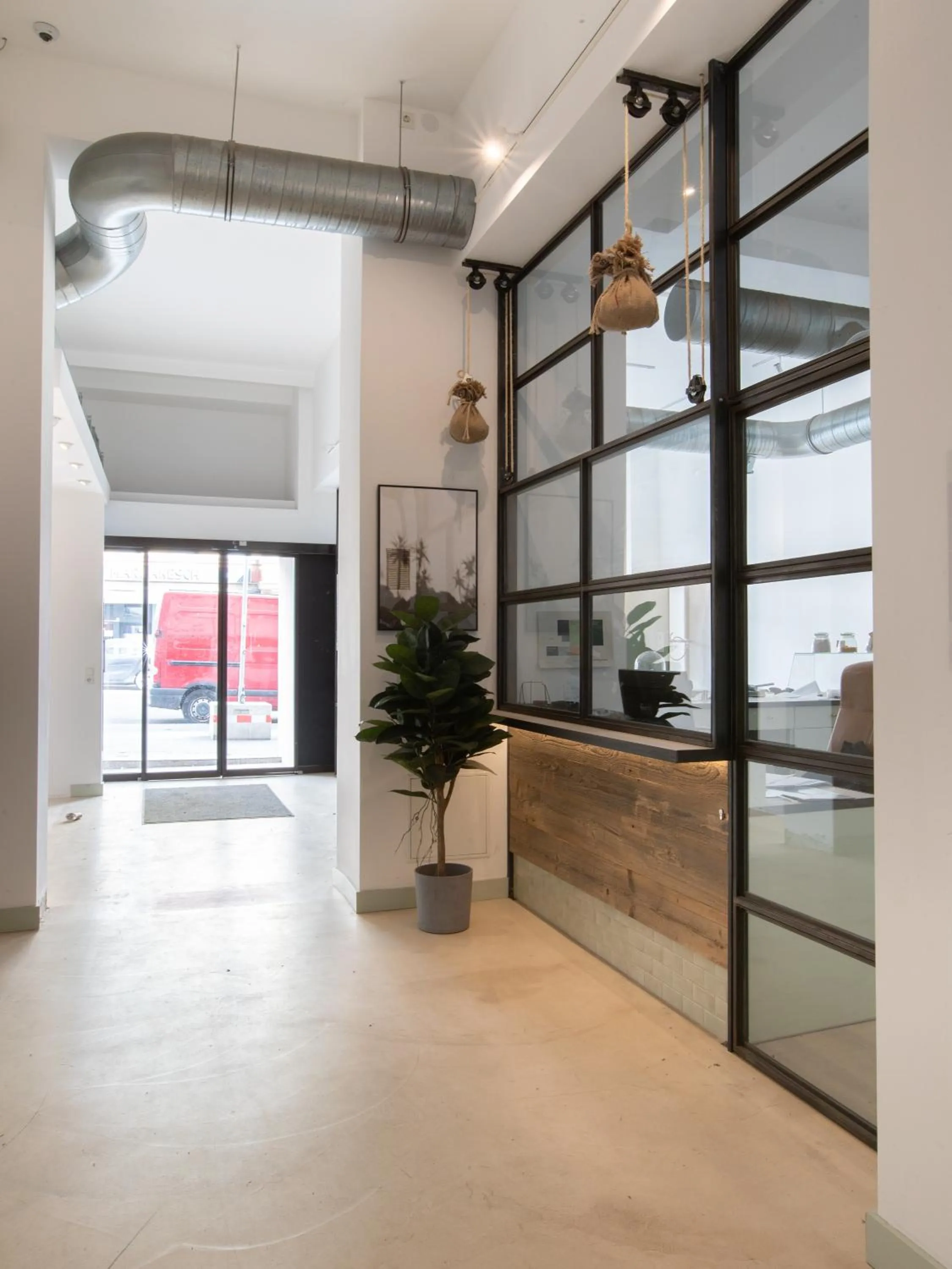 Facade/entrance in Schoenhouse Avenue - Digital Access