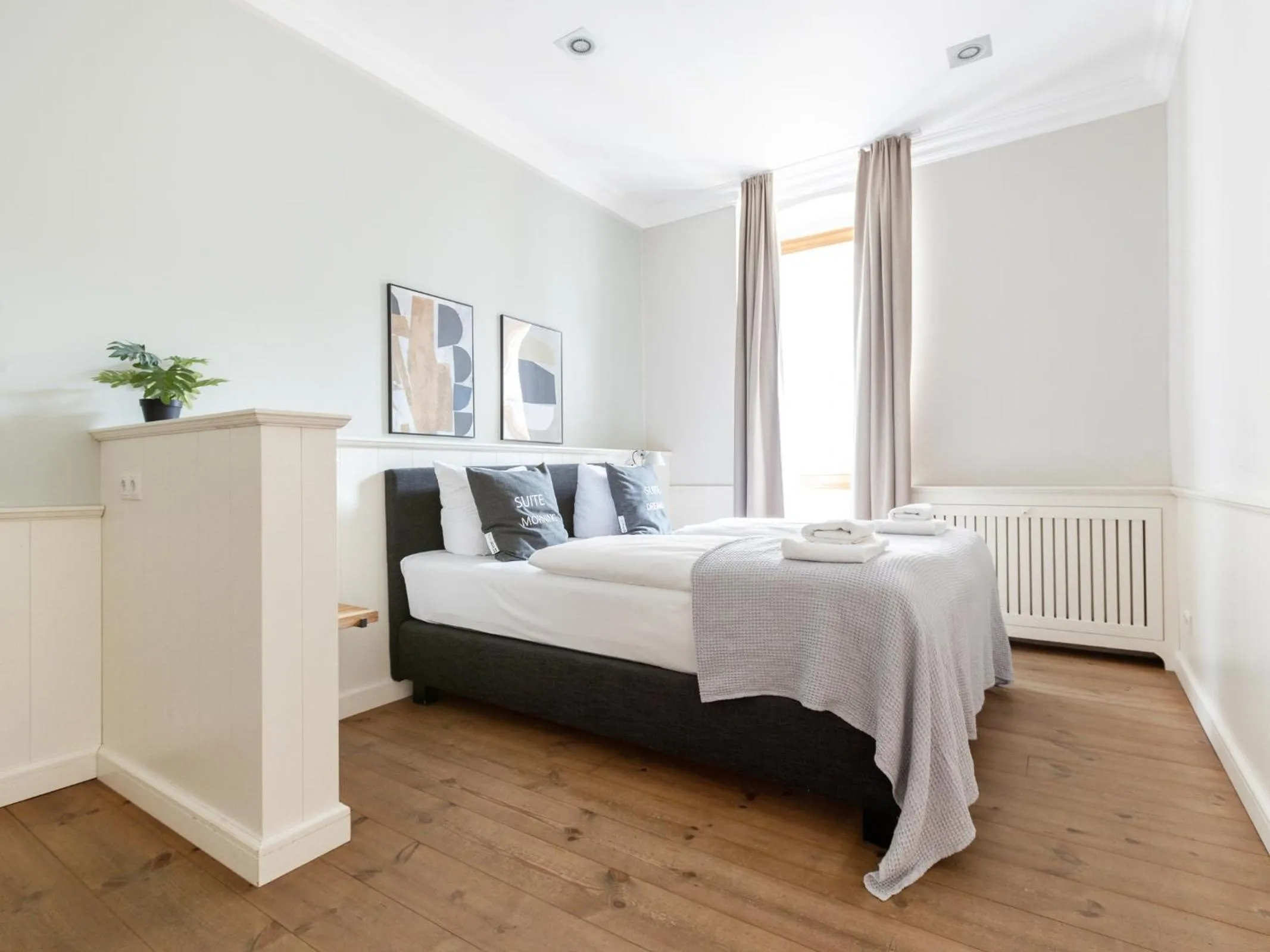 Bedroom, Bed in Schoenhouse Avenue - Digital Access